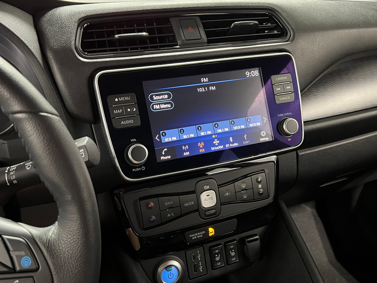 Thumbnail: 2025 Nissan Leaf - 4