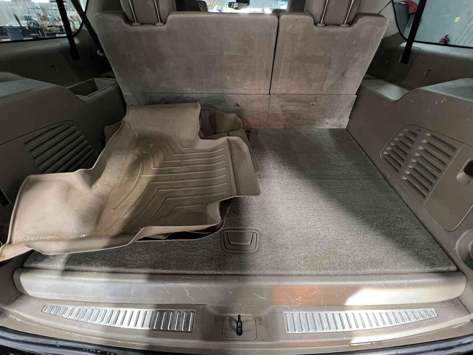 Thumbnail: 2018 Chevrolet Suburban - 6