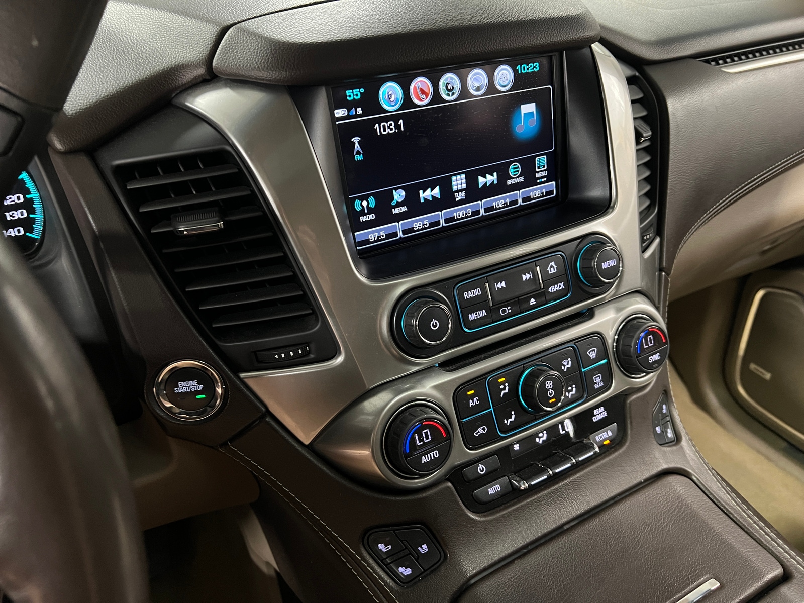 Thumbnail: 2018 Chevrolet Suburban - 3