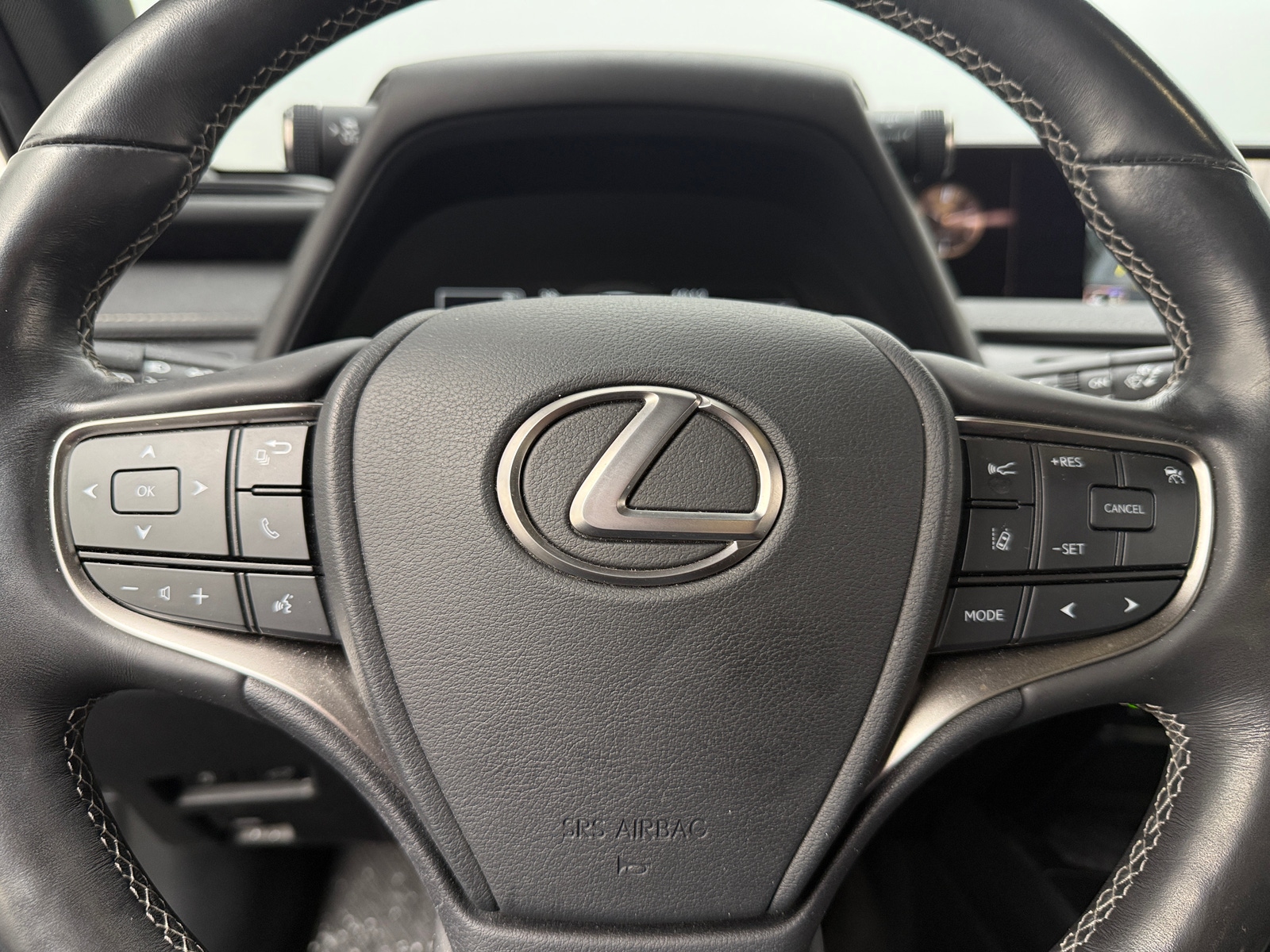 Thumbnail: 2019 Lexus UX - 4