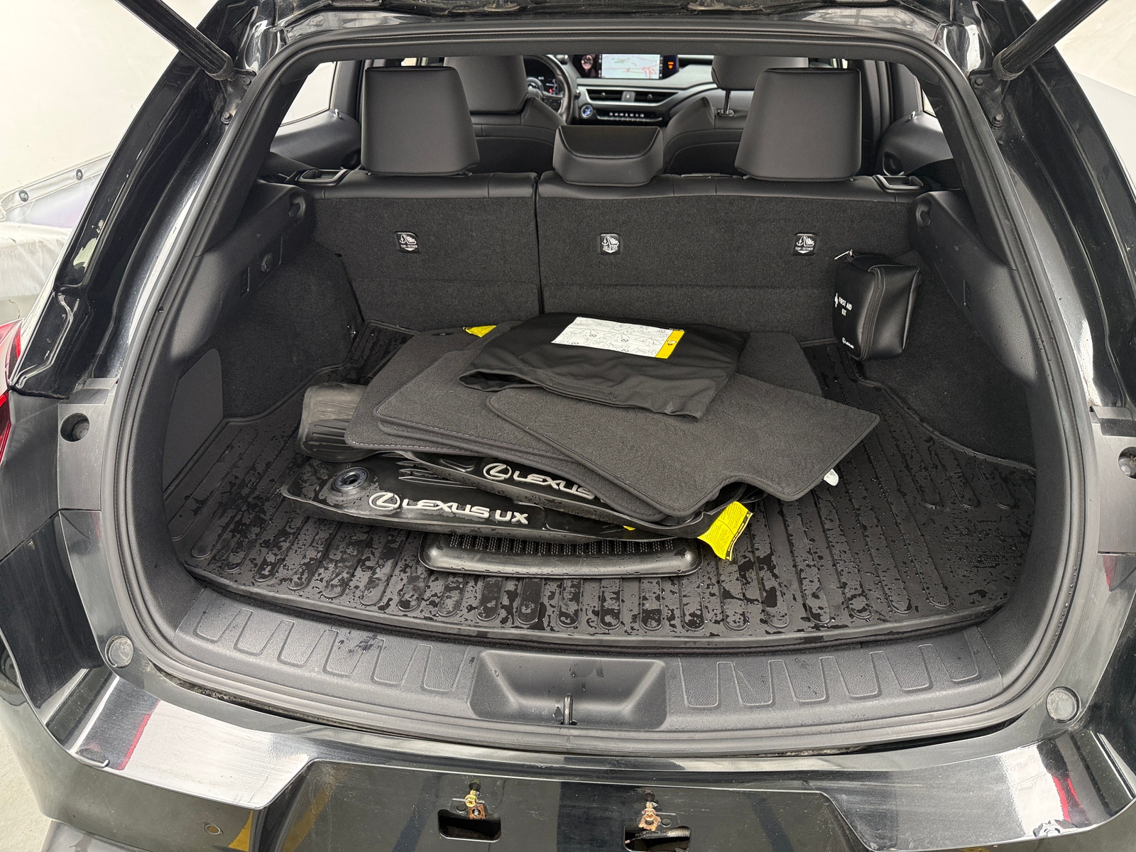 Thumbnail: 2019 Lexus UX - 6