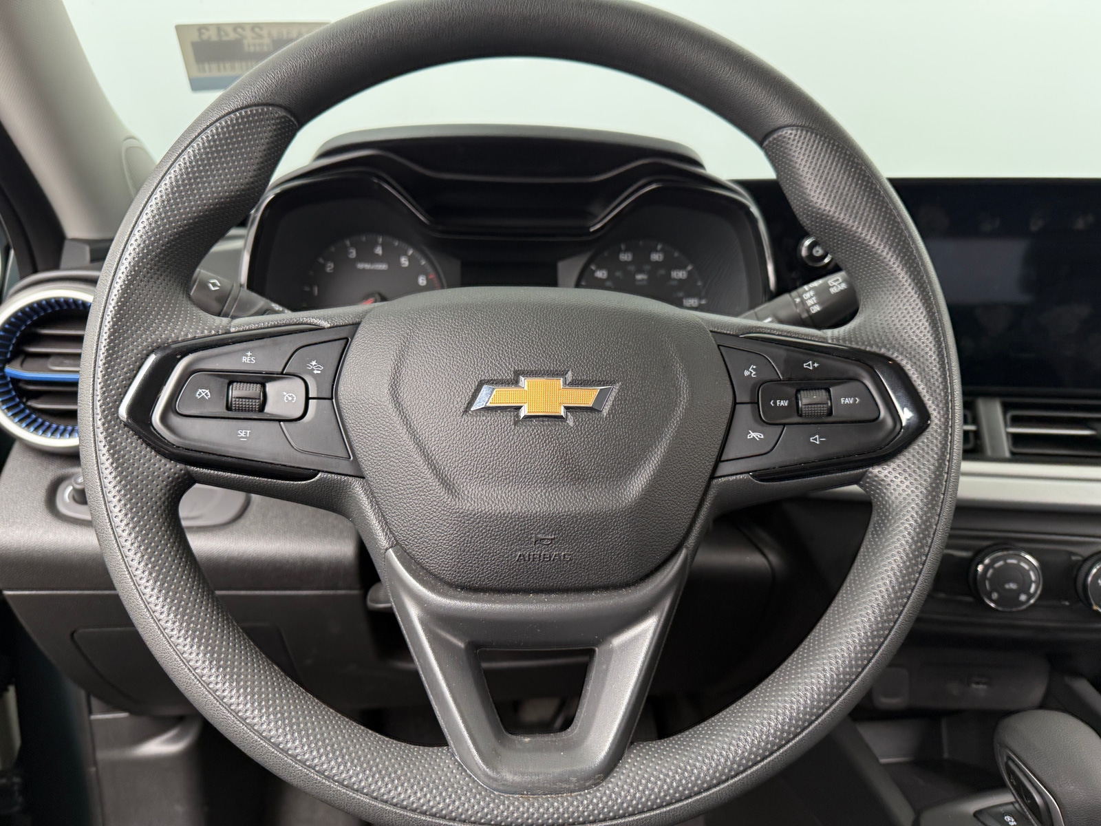 Thumbnail: 2025 Chevrolet Trax - 5