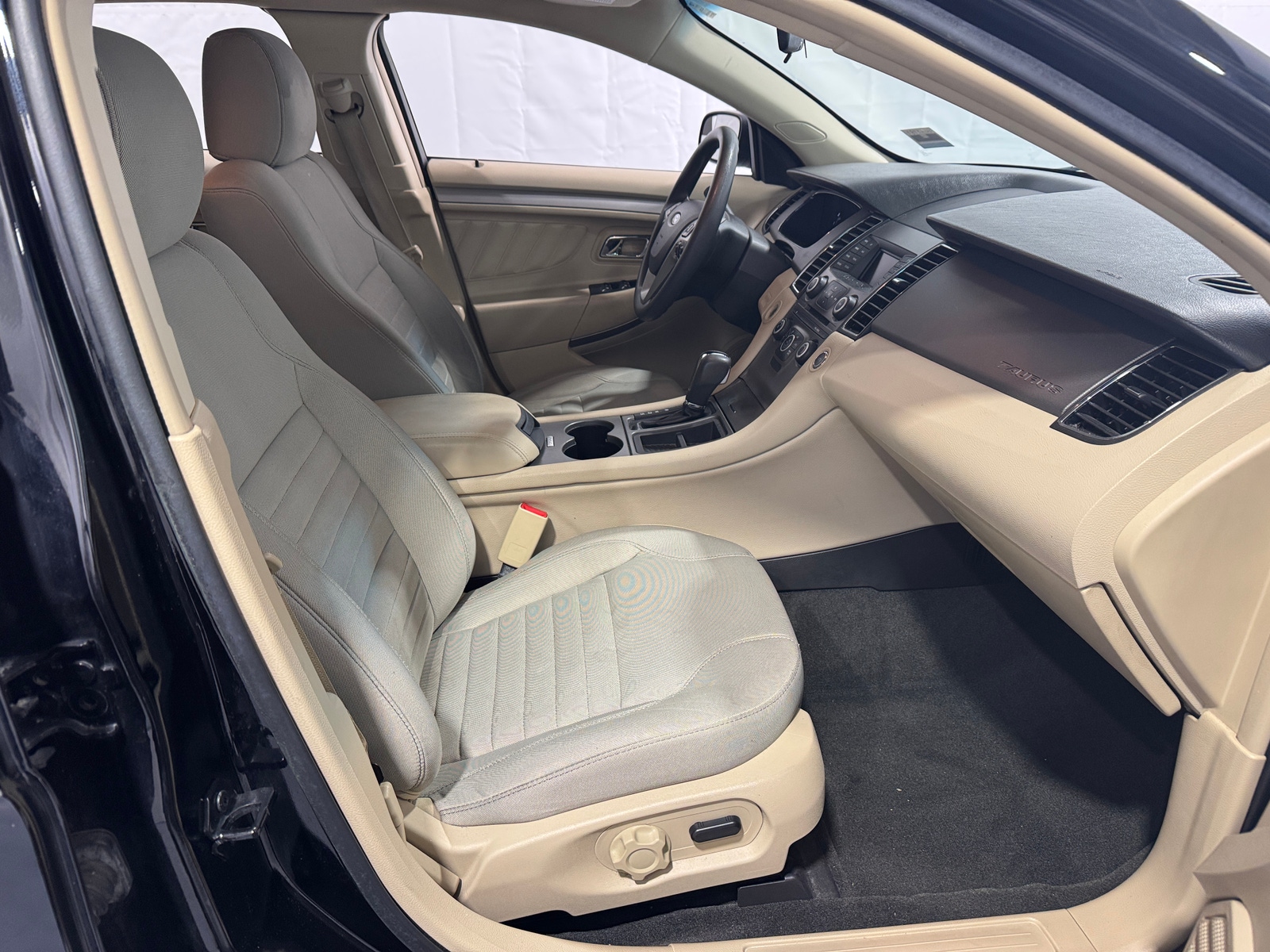 Thumbnail: 2016 Ford Taurus - 2