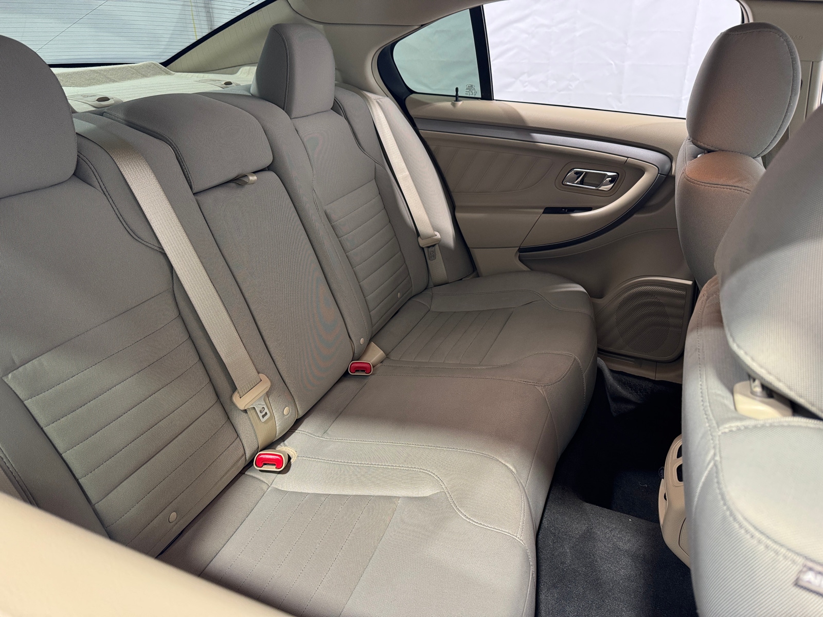 Thumbnail: 2016 Ford Taurus - 6