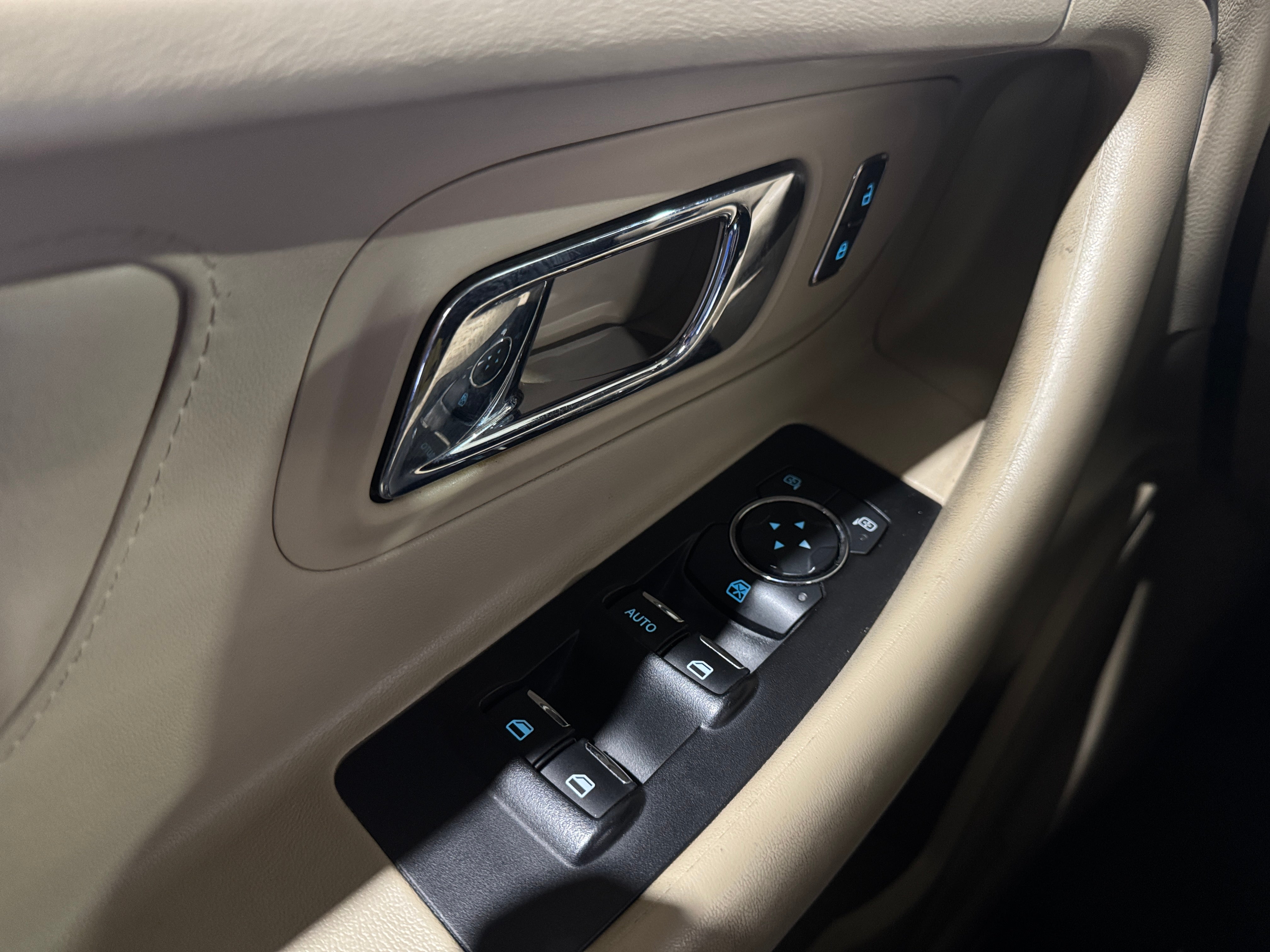 Used 2016 Ford Taurus SE with VIN 1FAHP2D86GG103912 for sale in Oak Creek, WI