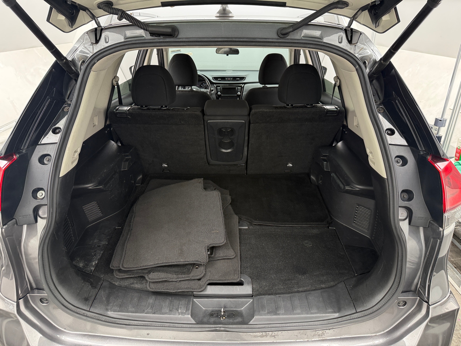 Thumbnail: 2018 Nissan Rogue - 7