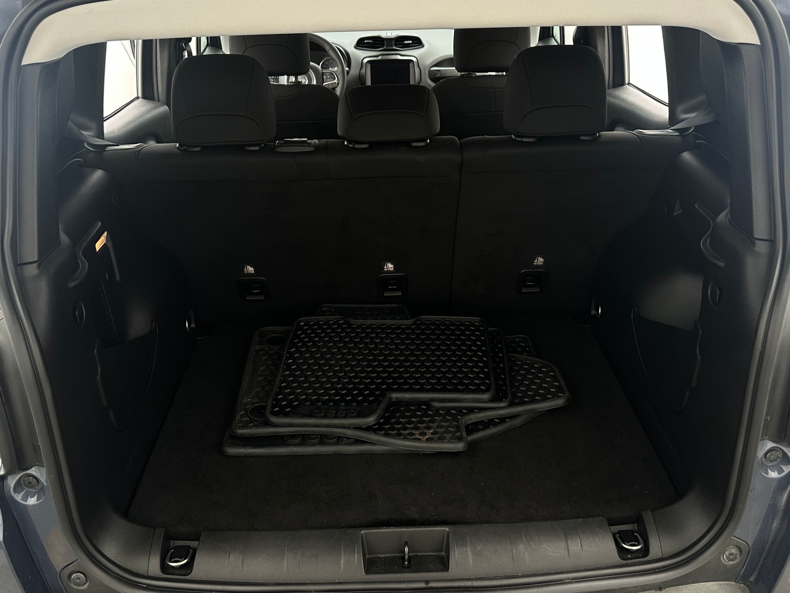 Thumbnail: 2022 Jeep Renegade - 7