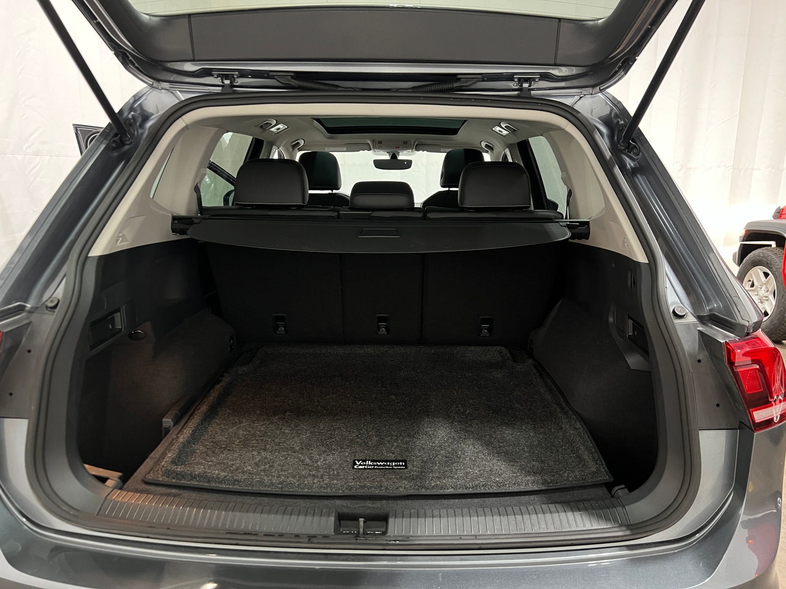 Thumbnail: 2021 Volkswagen Tiguan - 6