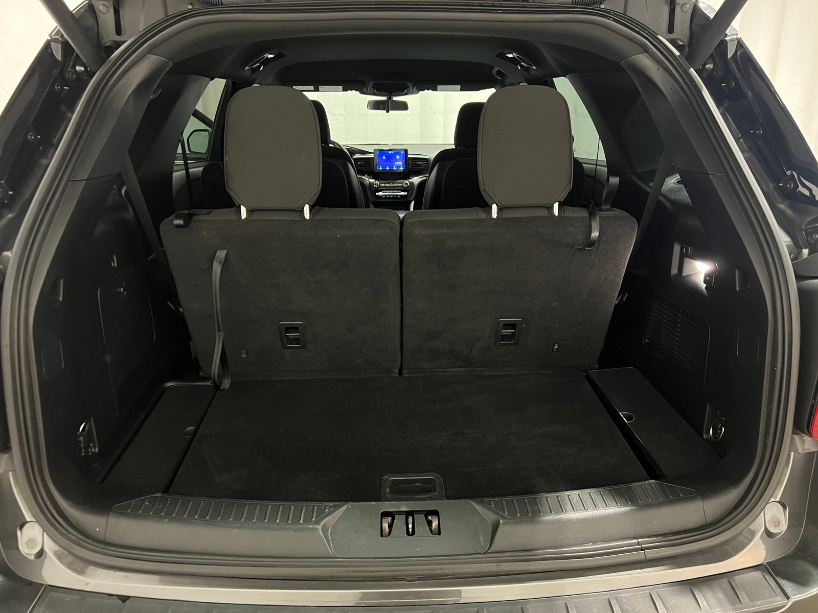 Thumbnail: 2020 Ford Explorer - 7