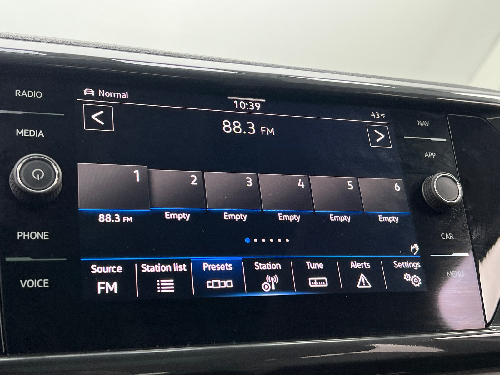 Thumbnail: 2024 Volkswagen Taos - 3