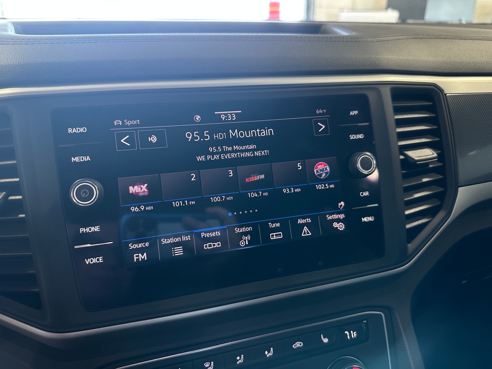 Thumbnail: 2021 Volkswagen Atlas - 3