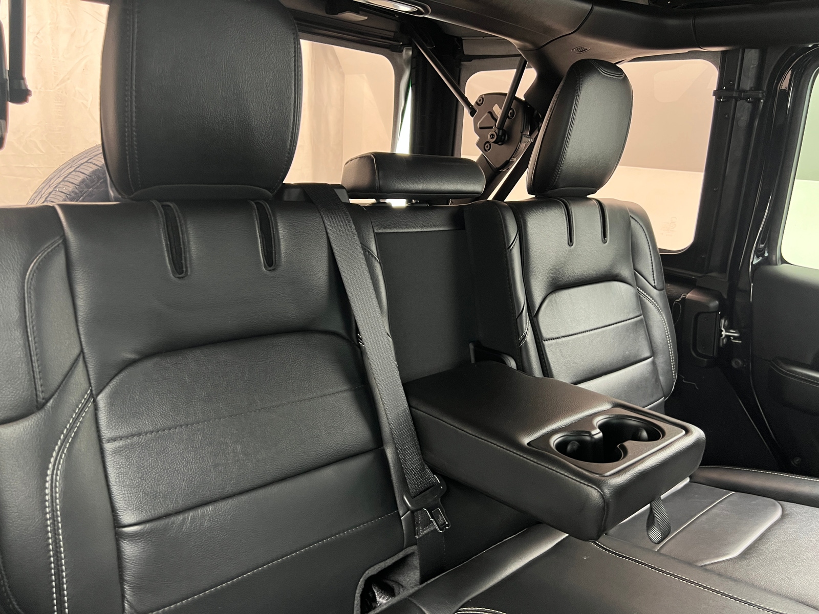 Thumbnail: 2022 Jeep Wrangler - 5