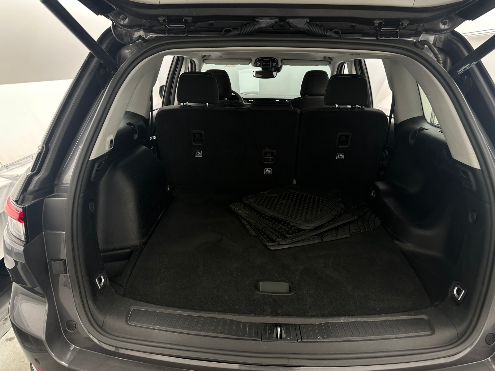 Thumbnail: 2023 Jeep Grand Cherokee - 7