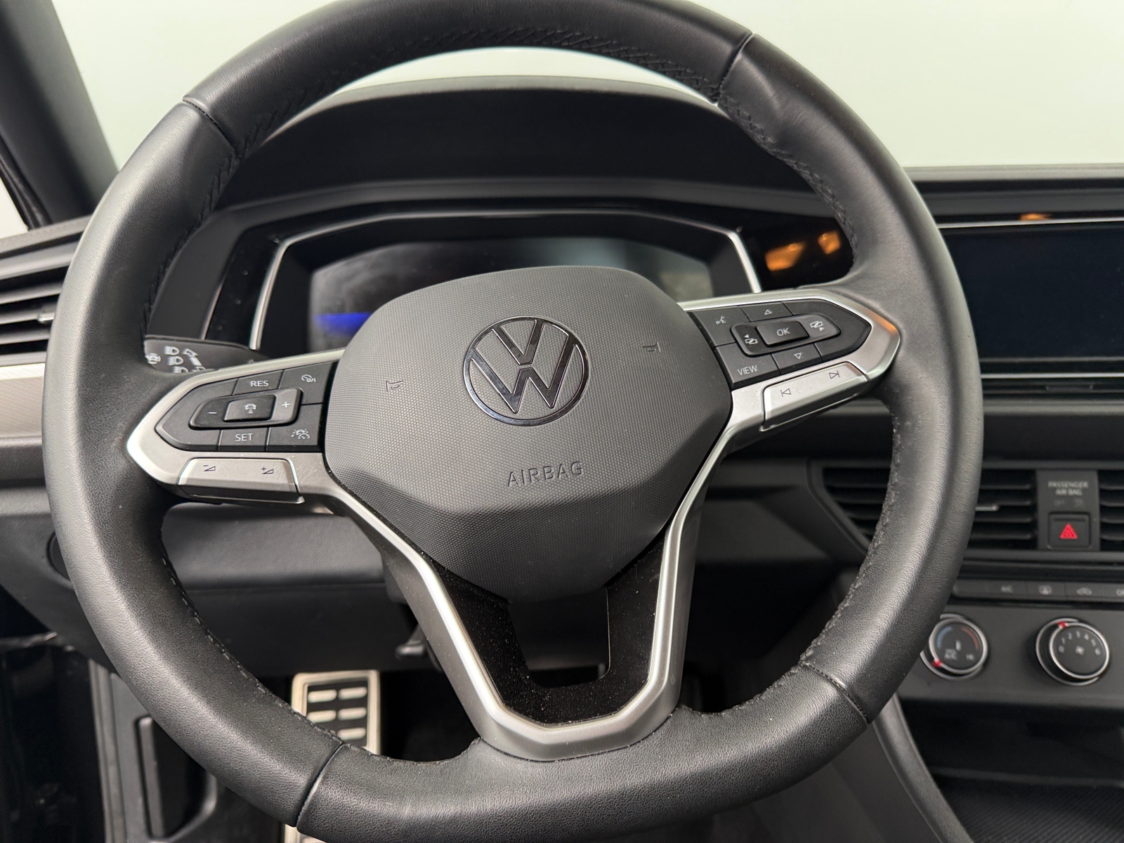 Thumbnail: 2023 Volkswagen Jetta - 5