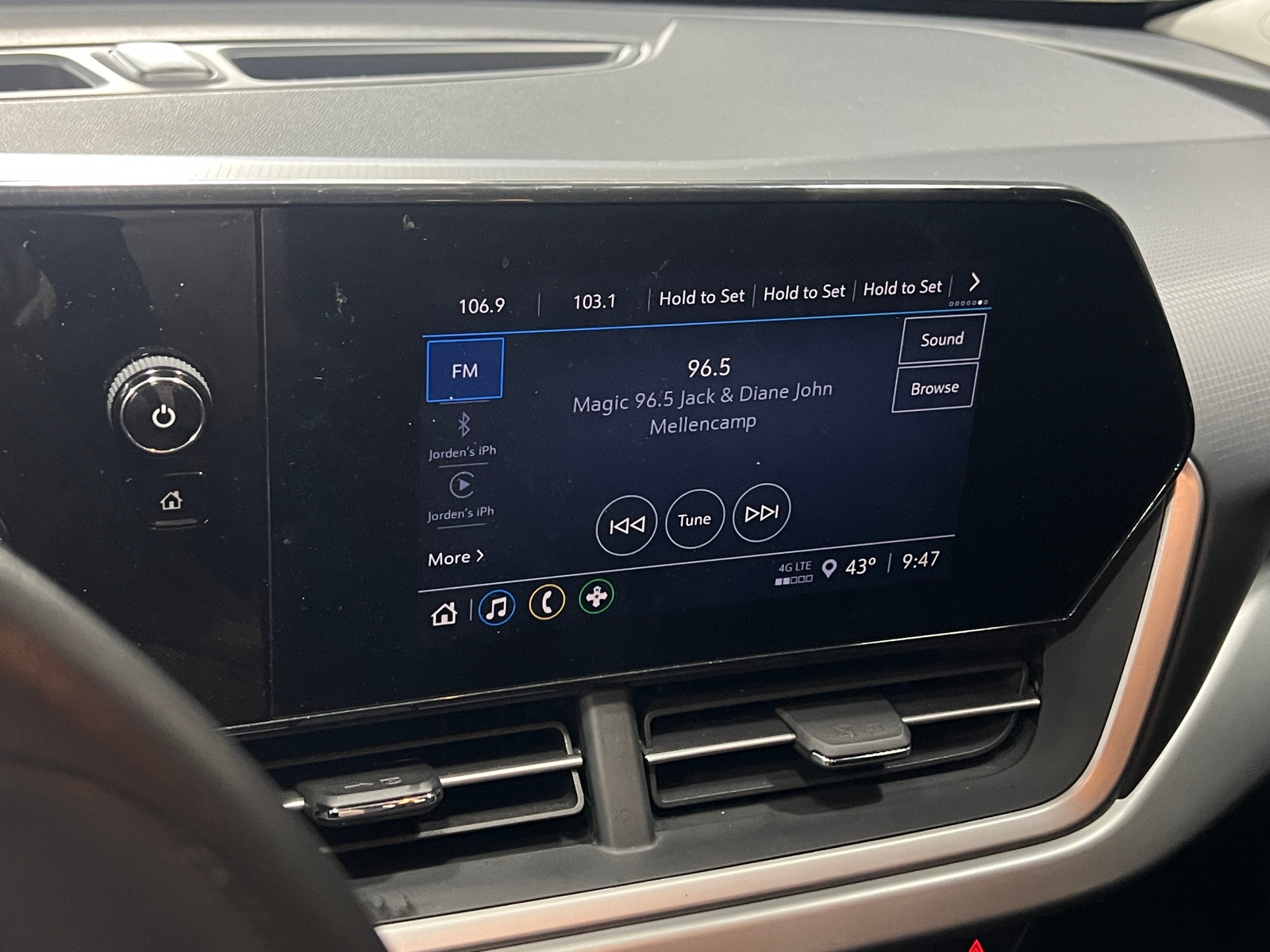 Thumbnail: 2025 Chevrolet Trax - 4