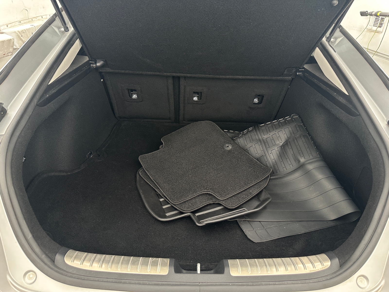 Thumbnail: 2018 Kia Stinger - 6