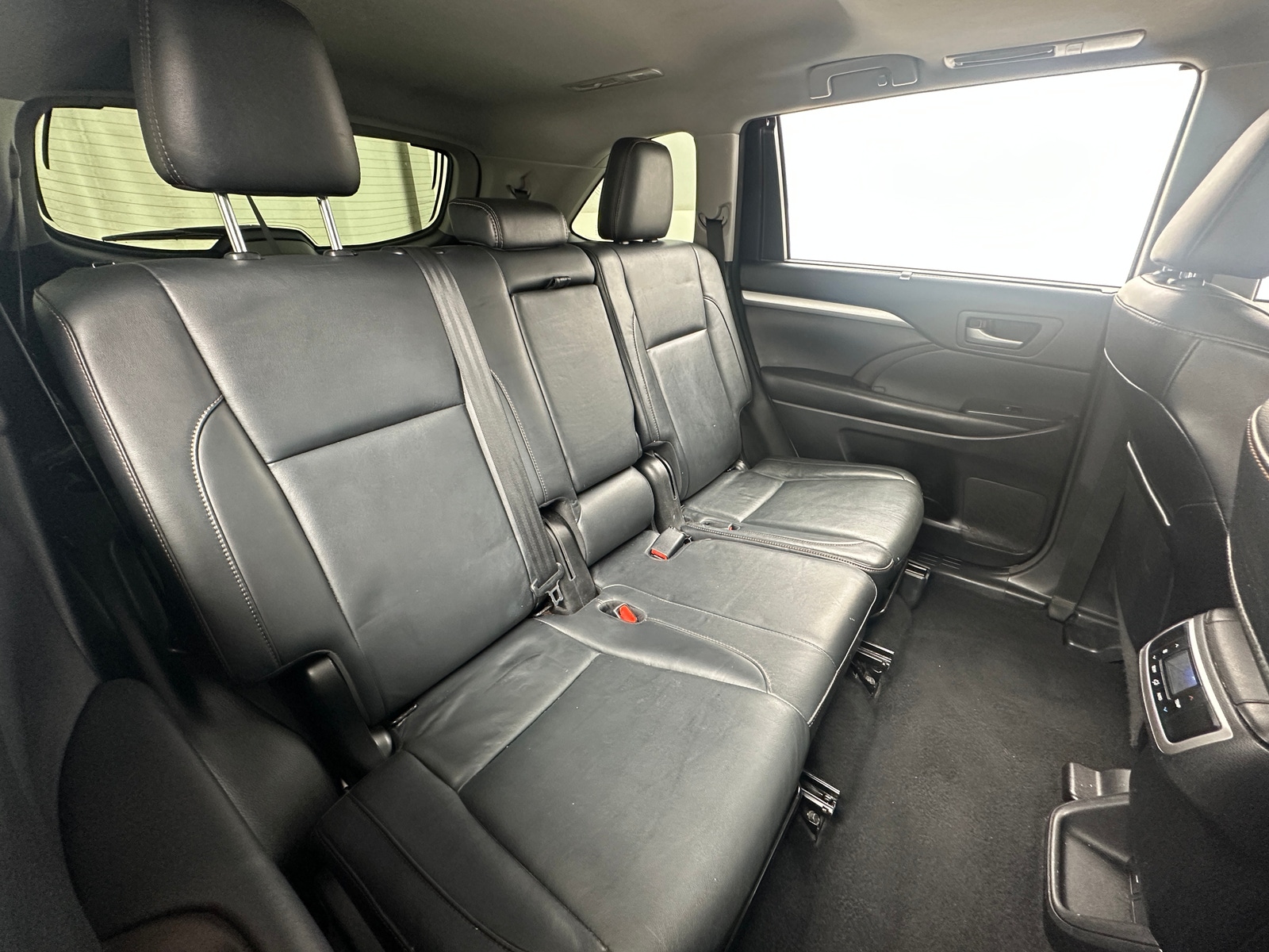 Thumbnail: 2017 Toyota Highlander - 5