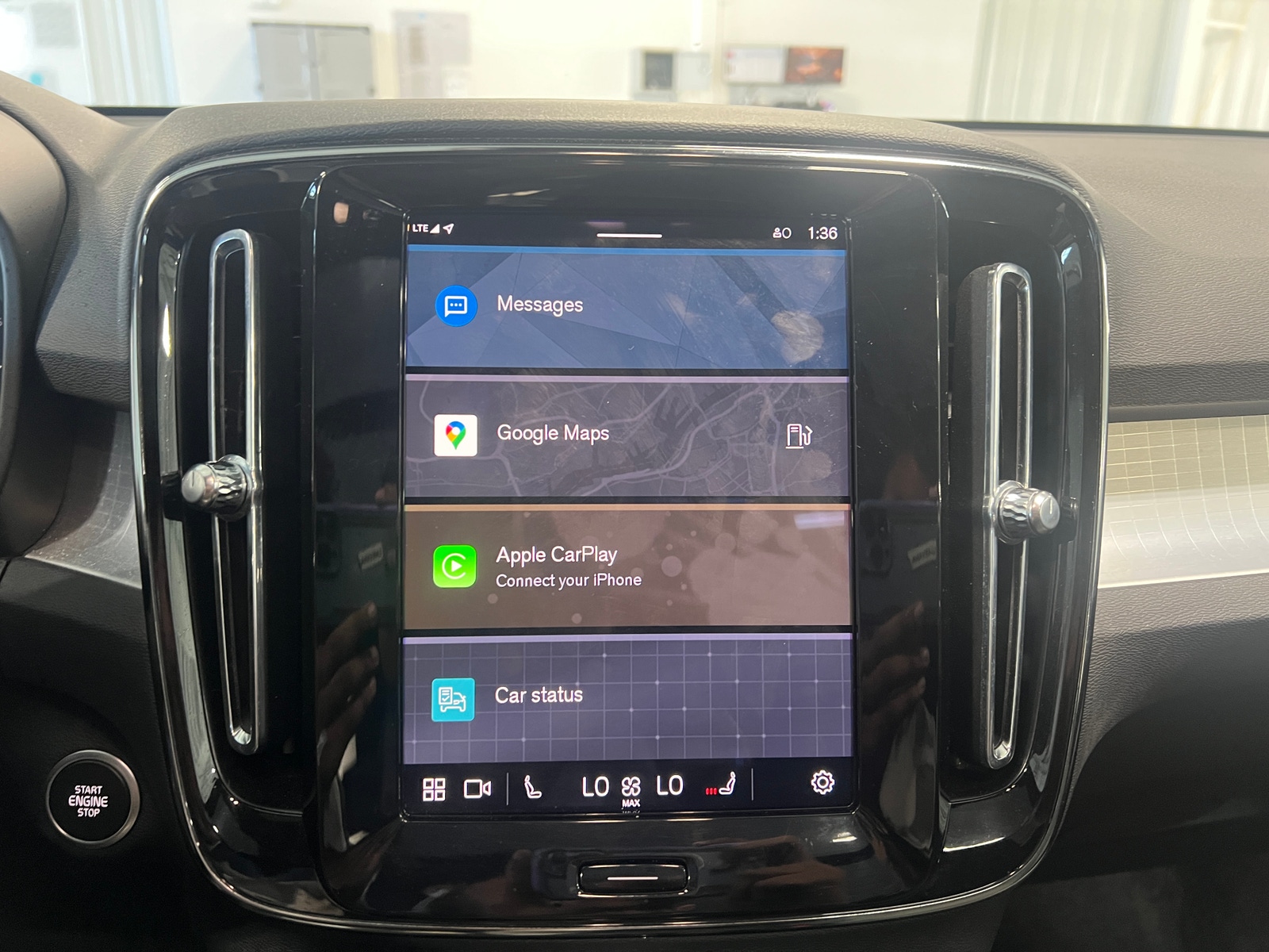 Thumbnail: 2024 Volvo XC40 - 4