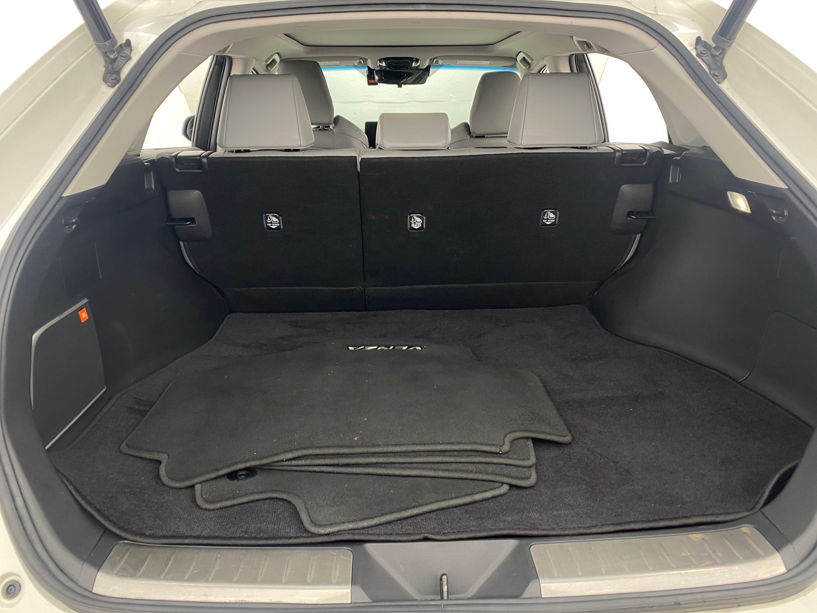 Thumbnail: 2022 Toyota Venza - 6