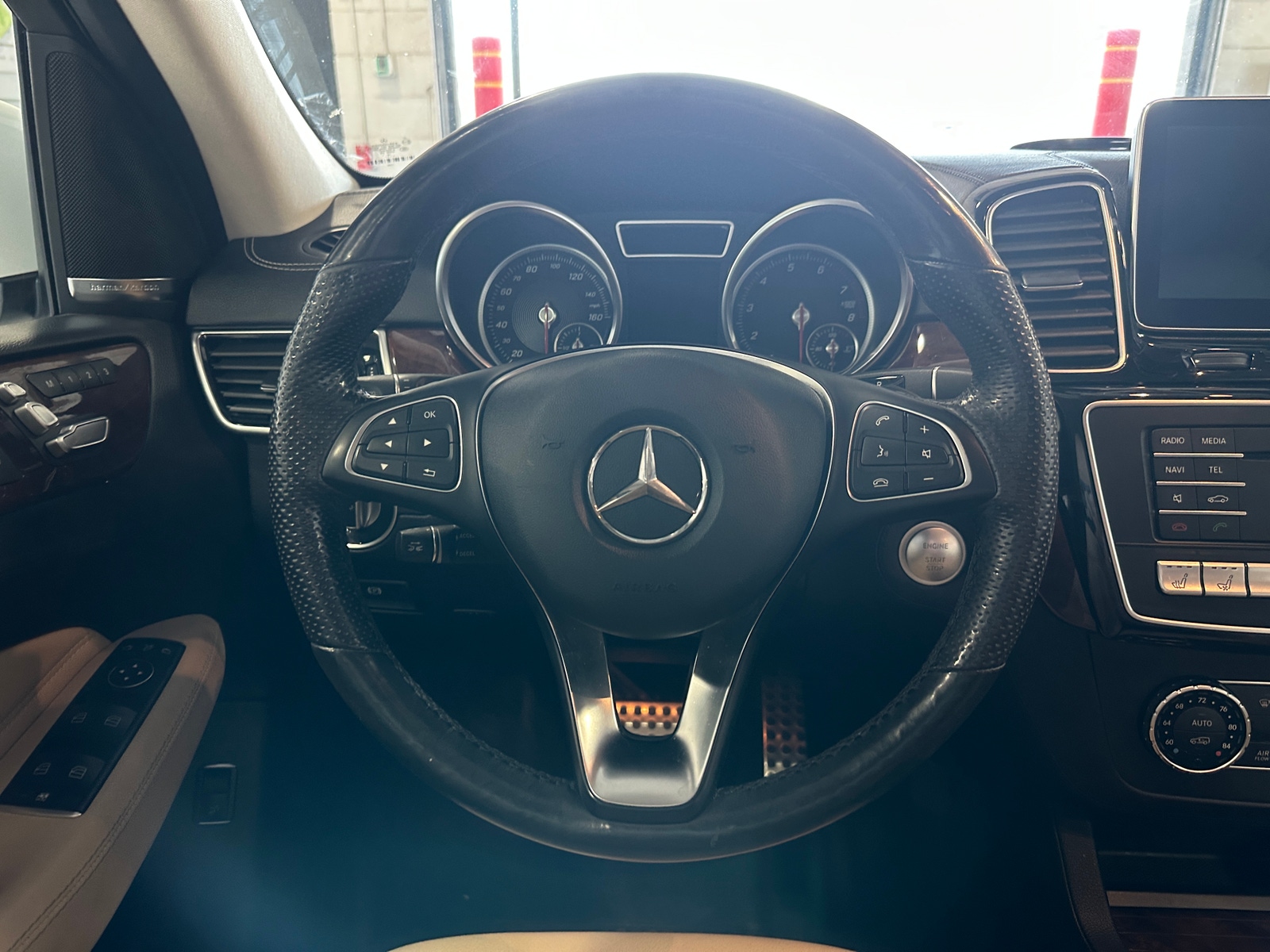 Thumbnail: 2016 Mercedes-Benz GLE - 4