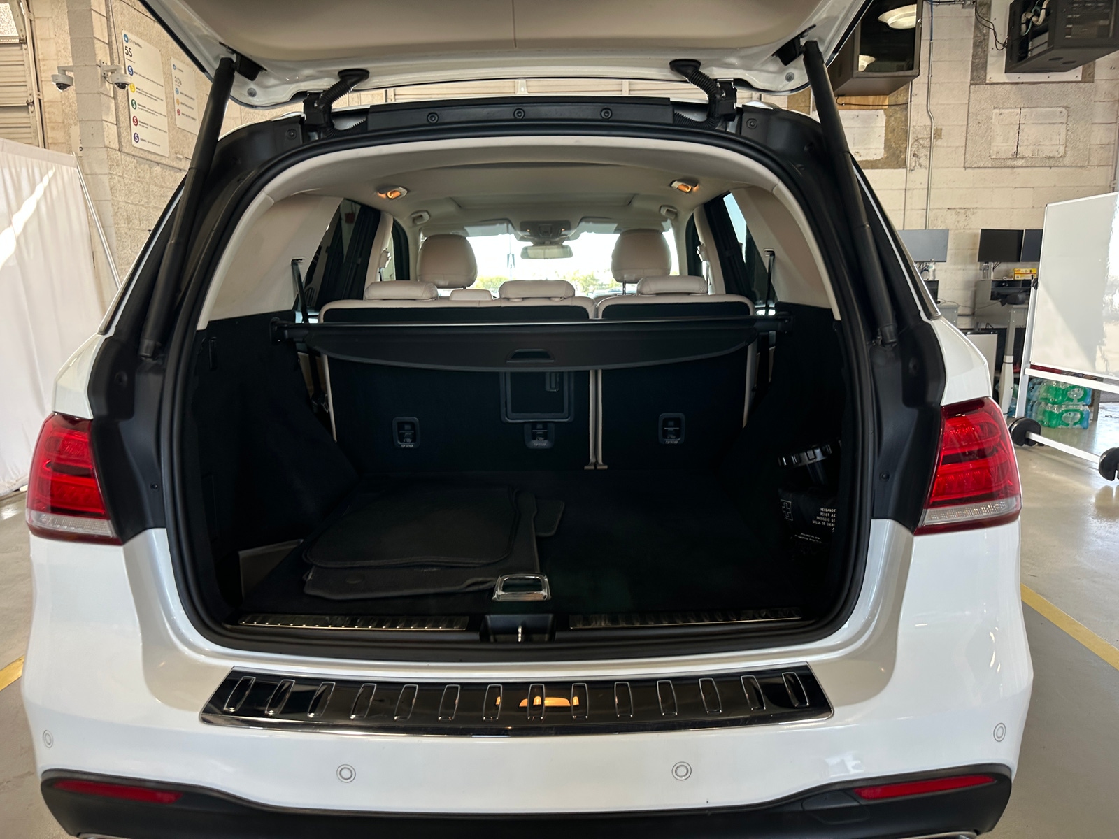 Thumbnail: 2016 Mercedes-Benz GLE - 6