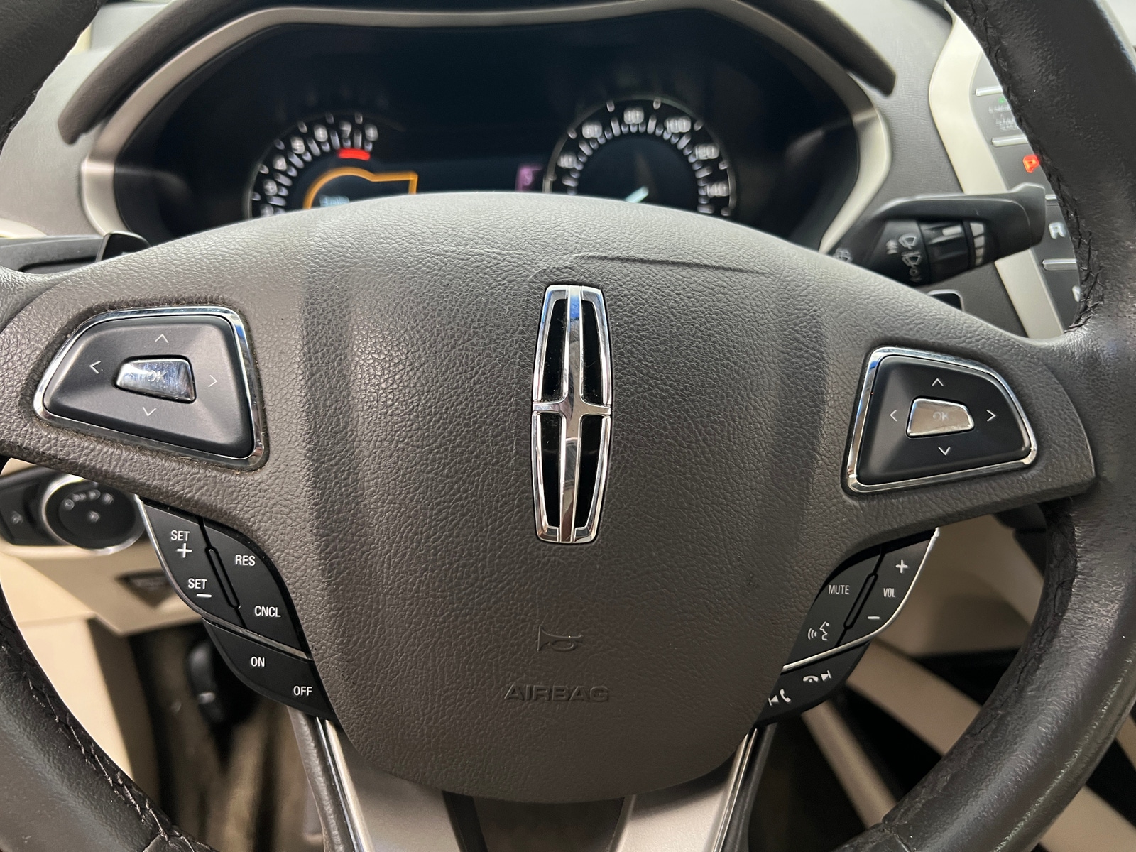 Thumbnail: 2016 Lincoln MKZ - 4