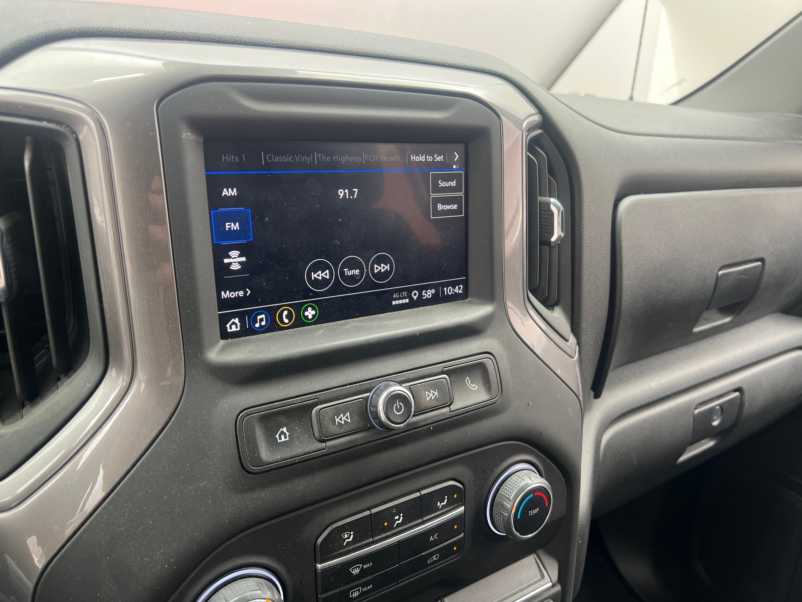 Thumbnail: 2022 Chevrolet Silverado 1500 - 4