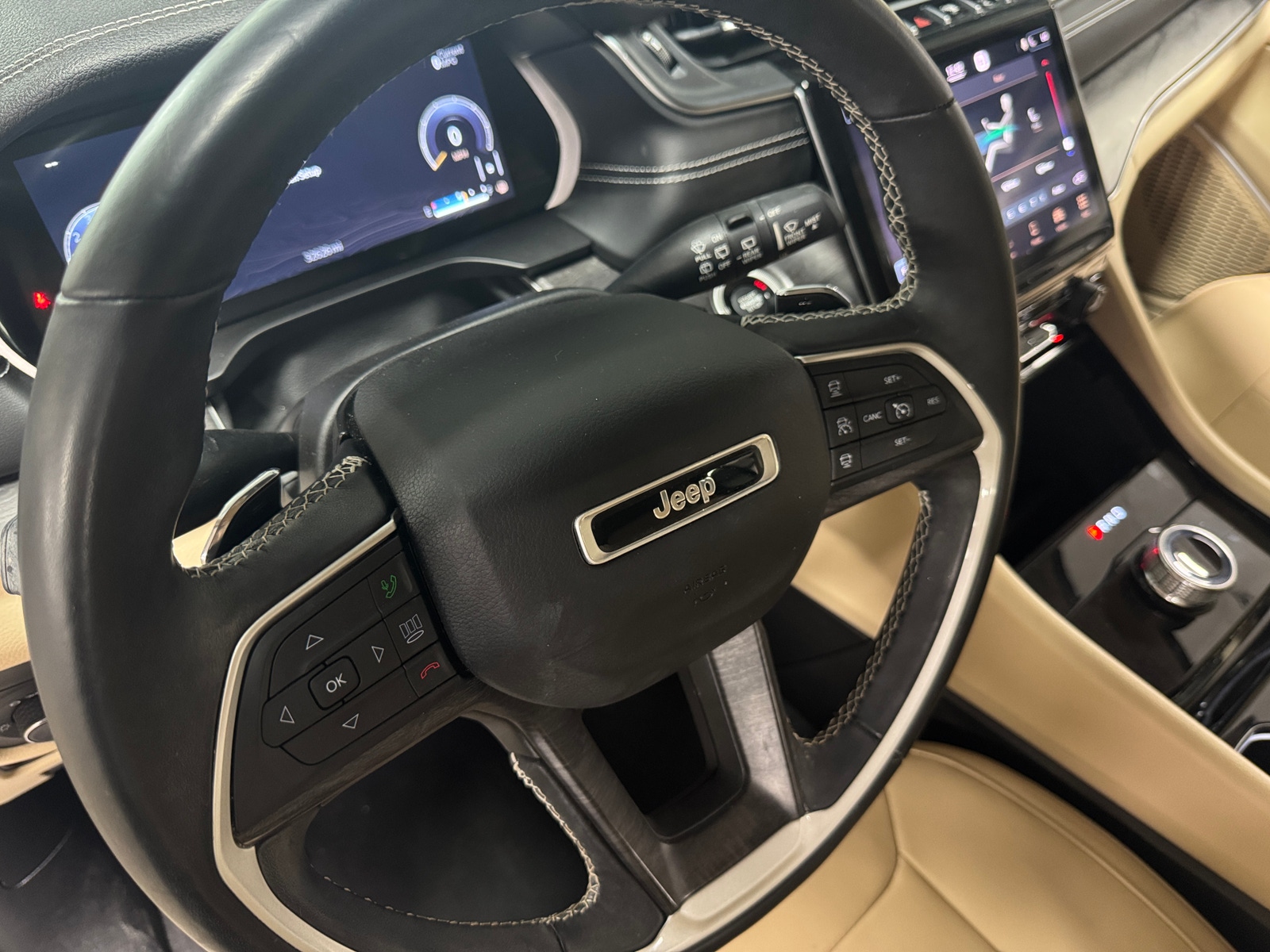 Thumbnail: 2021 Jeep Grand Cherokee L - 4