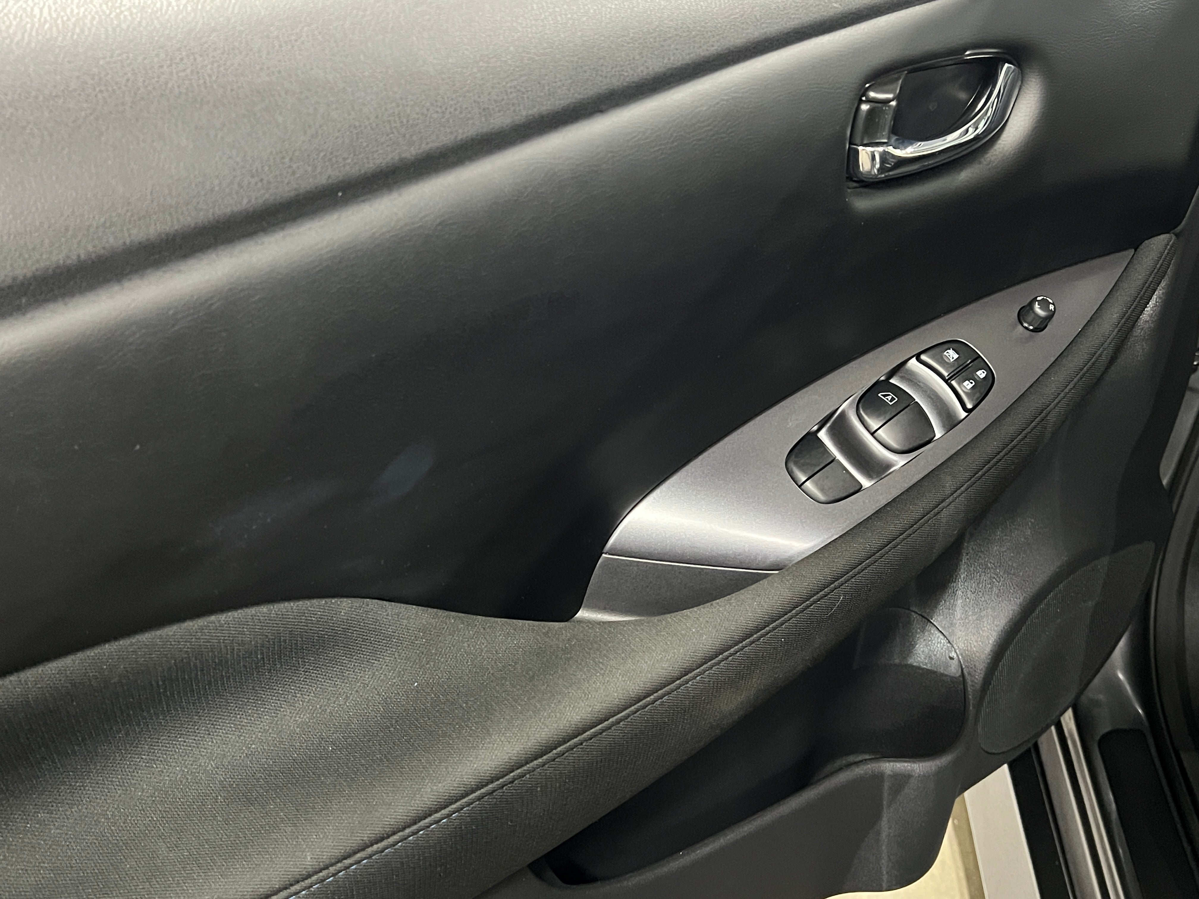 Used 2025 Nissan Leaf S with VIN 1N4AZ1BV3SC558103 for sale in Oak Creek, WI