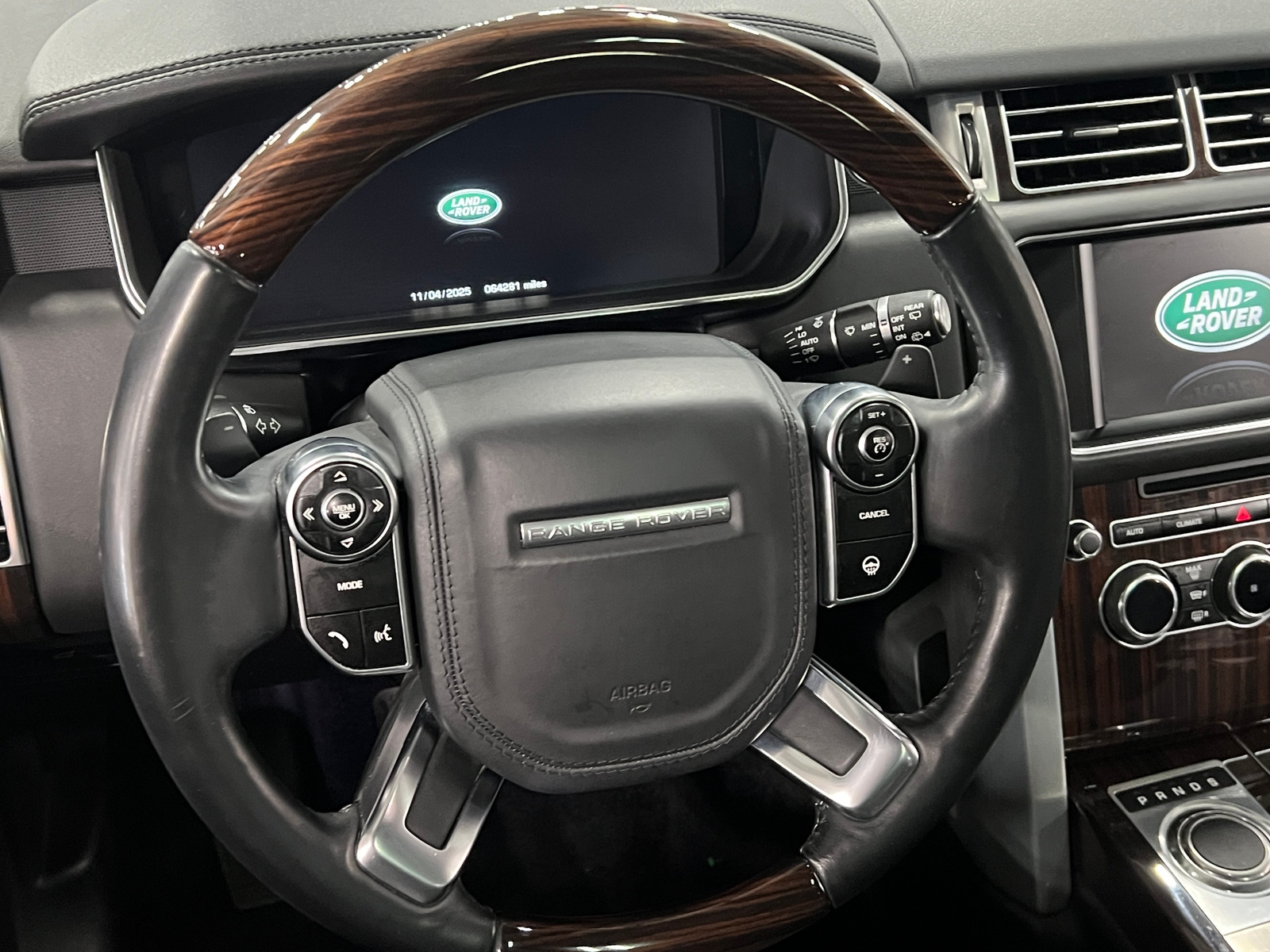 Thumbnail: 2015 Land Rover Range Rover - 4