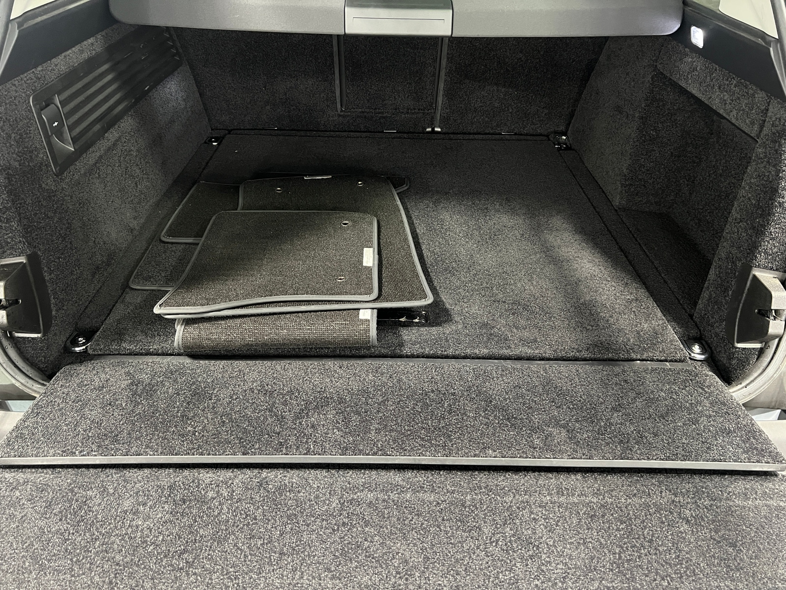 Thumbnail: 2015 Land Rover Range Rover - 6