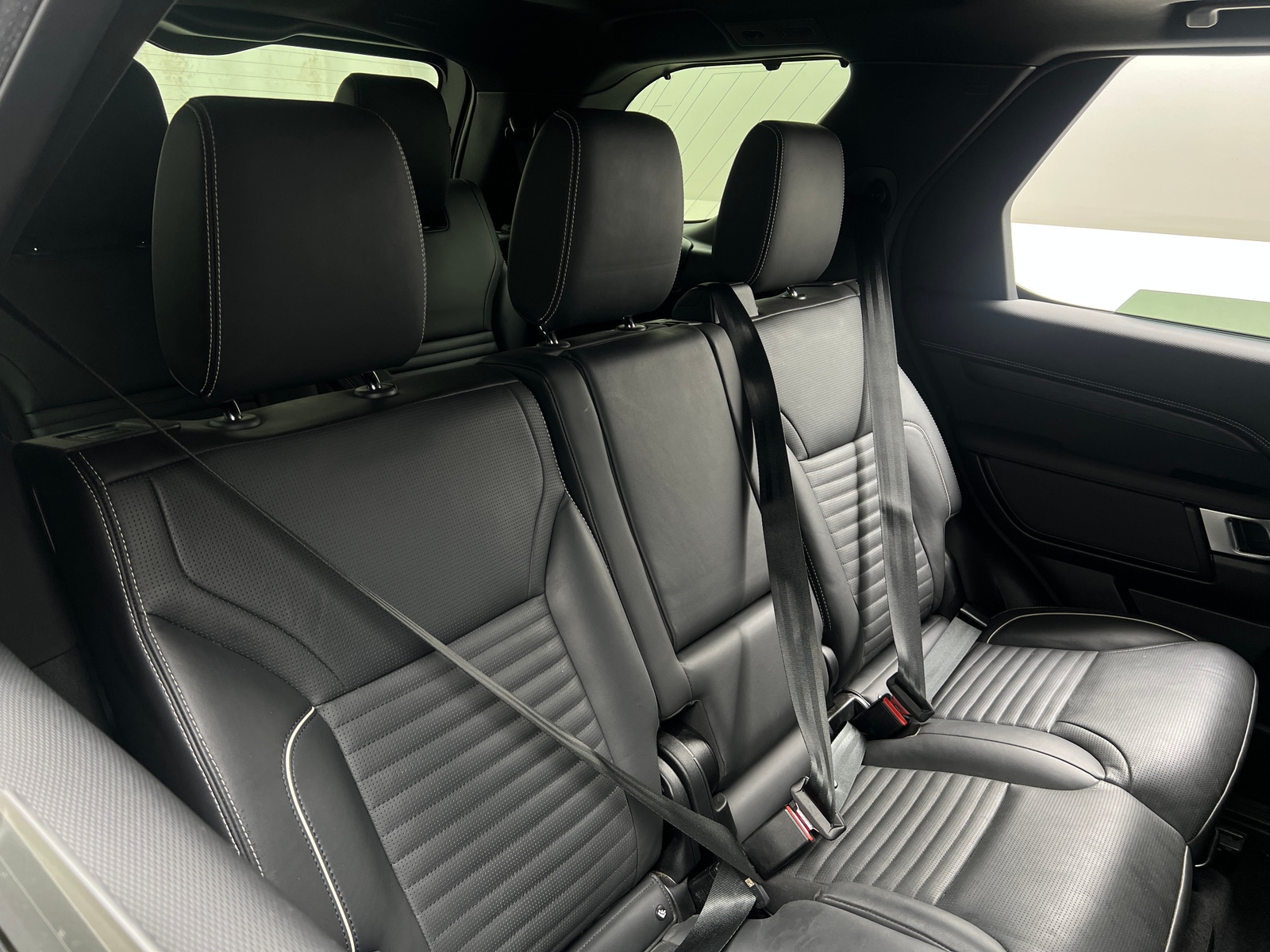 Thumbnail: 2023 Land Rover Discovery - 5