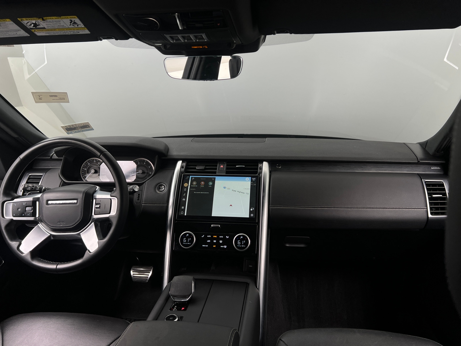 Thumbnail: 2023 Land Rover Discovery - 2