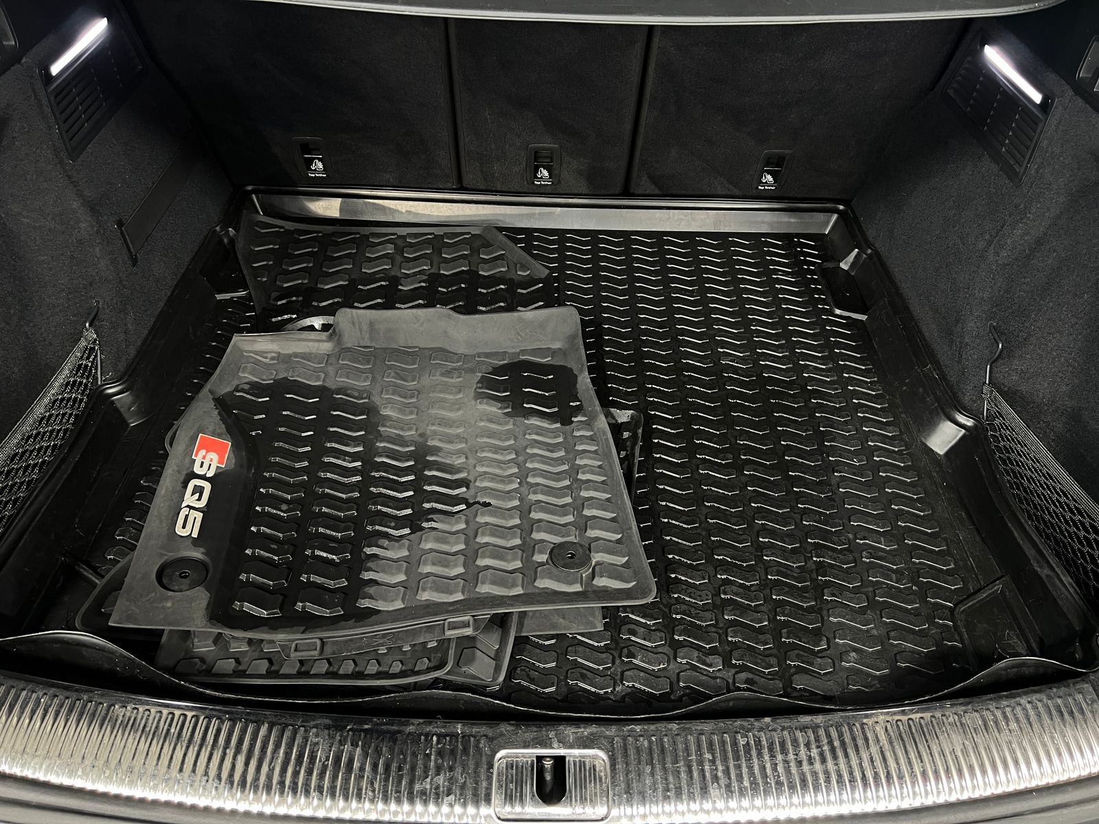 Thumbnail: 2020 Audi SQ5 - 6