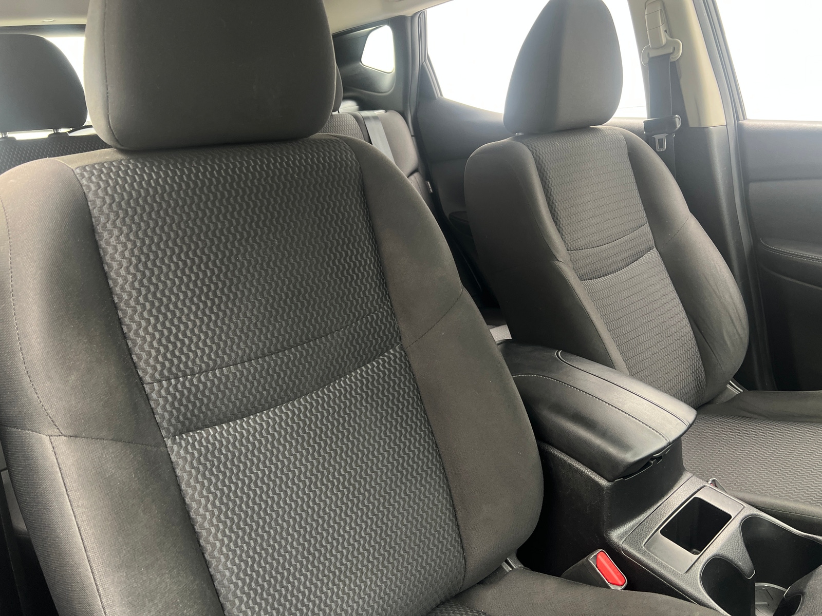 Thumbnail: 2021 Nissan Rogue Sport - 2