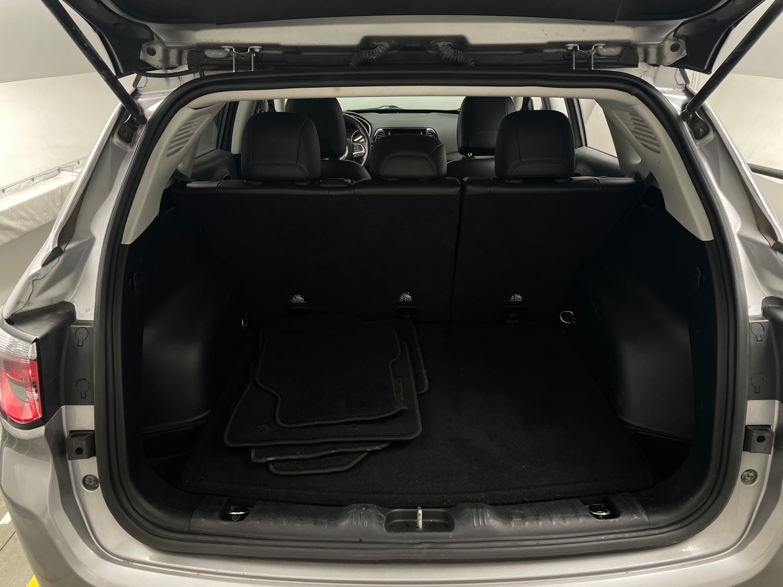 Thumbnail: 2018 Jeep Compass - 6