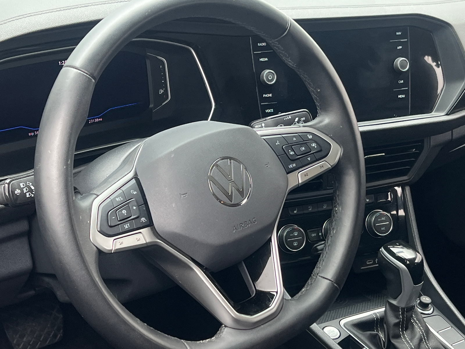 Thumbnail: 2024 Volkswagen Jetta - 4