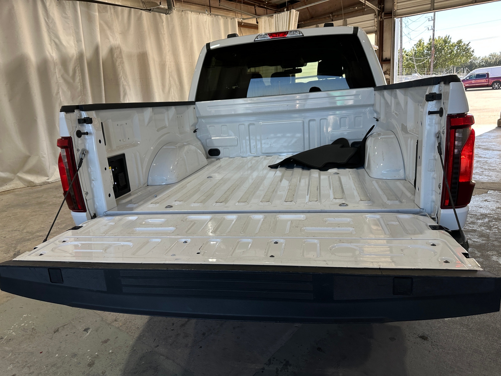 Thumbnail: 2024 Ford Econoline - 7