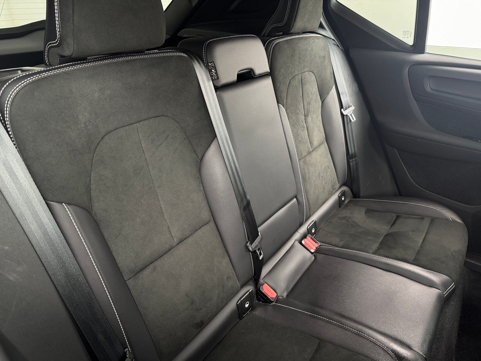 Thumbnail: 2021 Volvo XC40 - 6