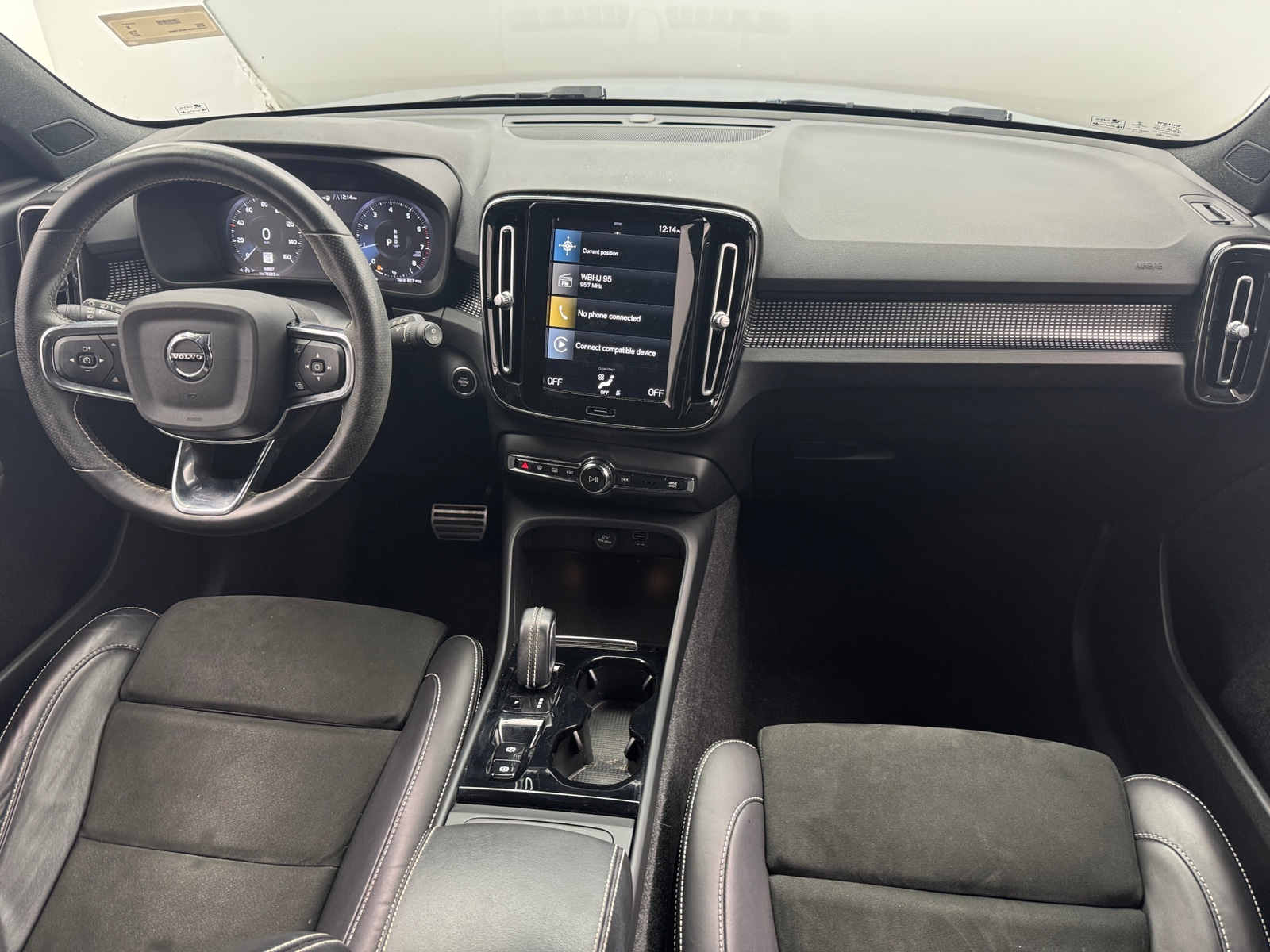 Thumbnail: 2021 Volvo XC40 - 3