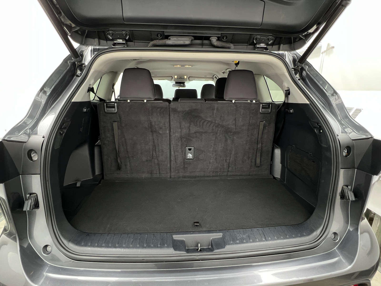 Thumbnail: 2023 Toyota Highlander - 7