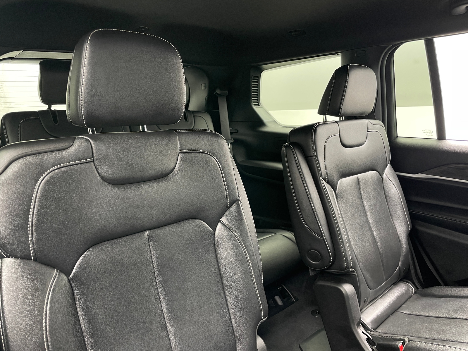 Thumbnail: 2024 Jeep Grand Cherokee L - 5