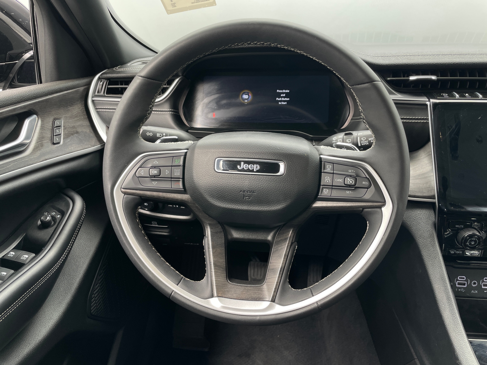 Thumbnail: 2024 Jeep Grand Cherokee L - 4