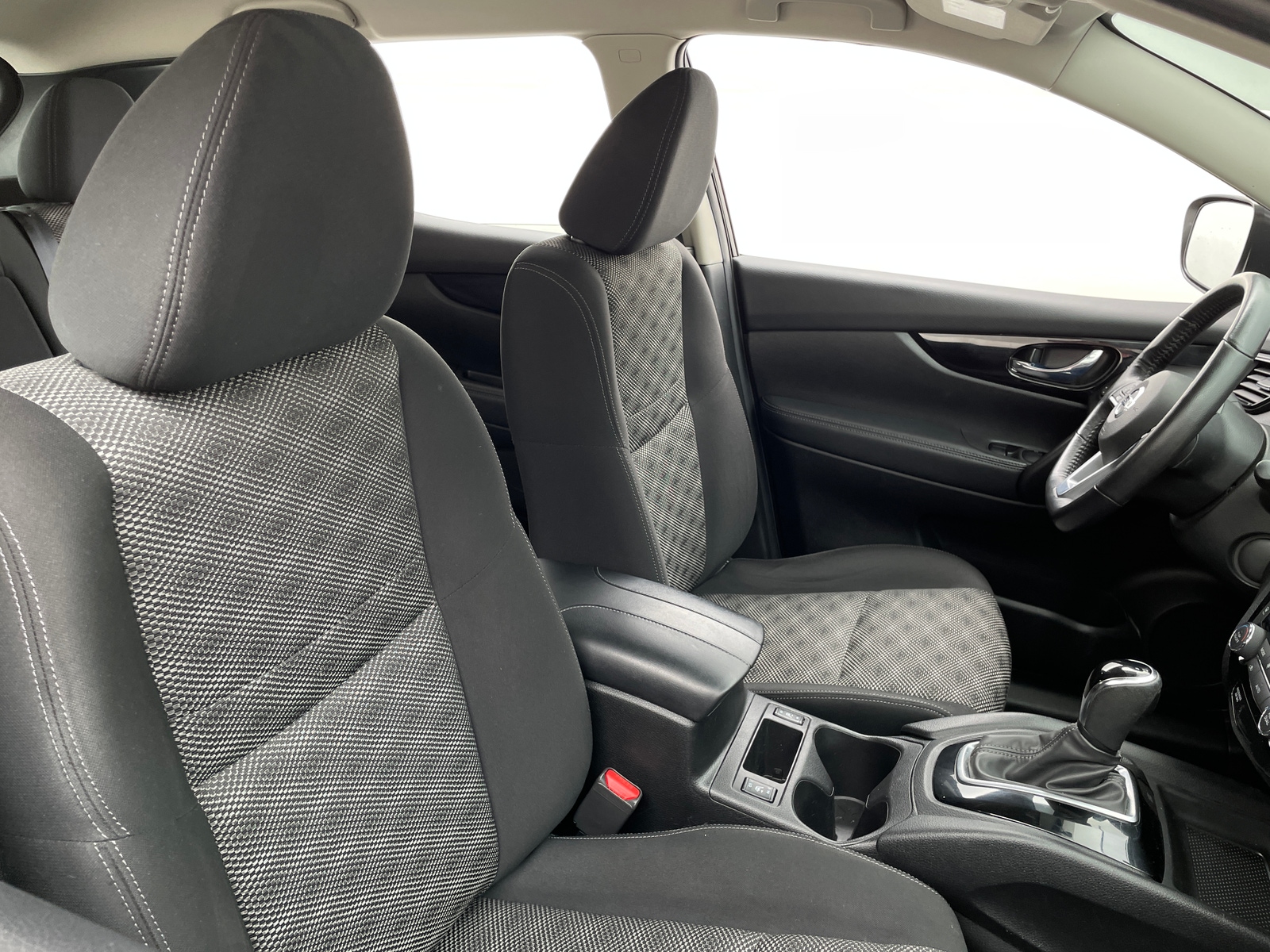 Thumbnail: 2018 Nissan Rogue Sport - 2