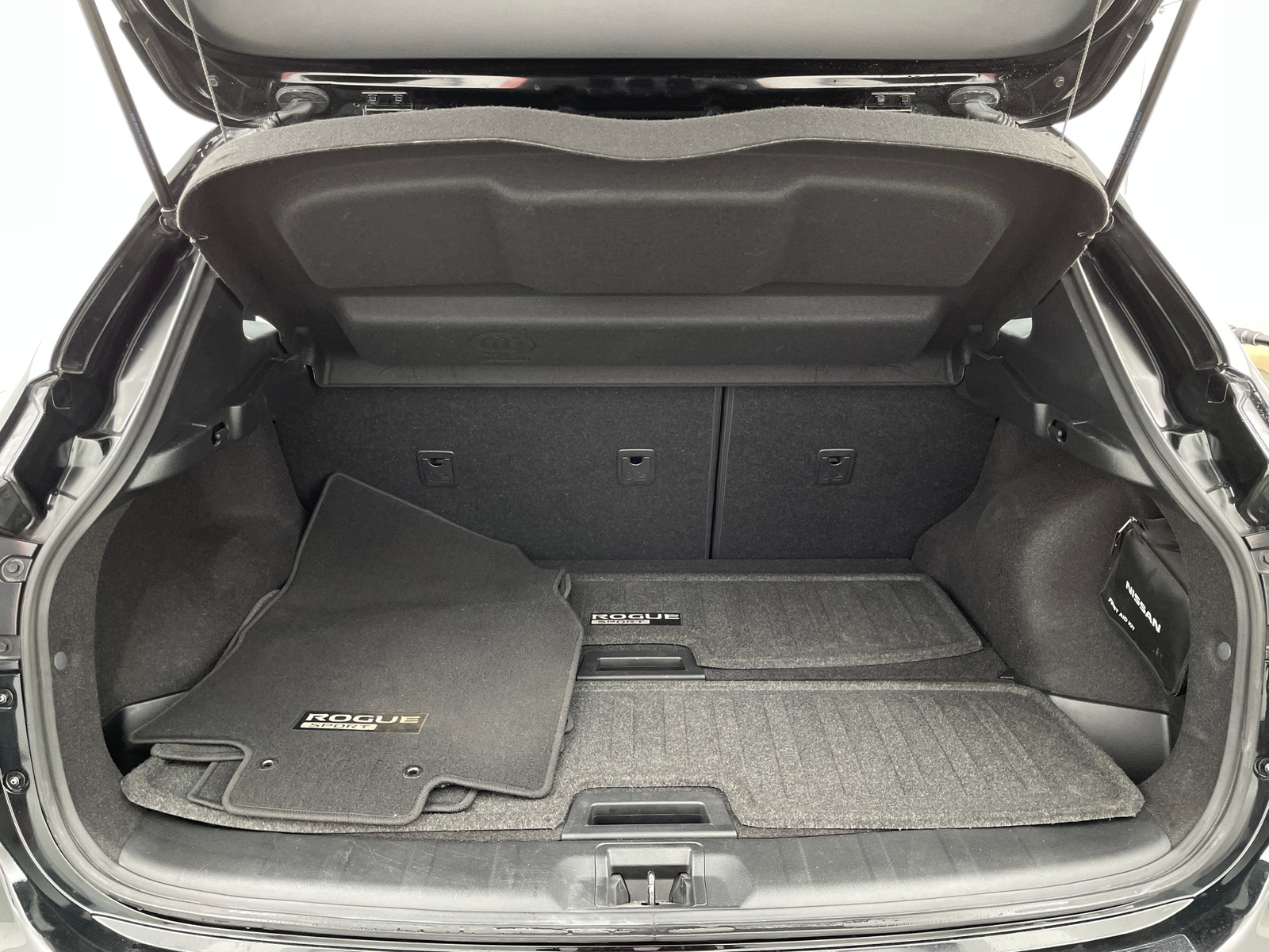 Thumbnail: 2018 Nissan Rogue Sport - 7