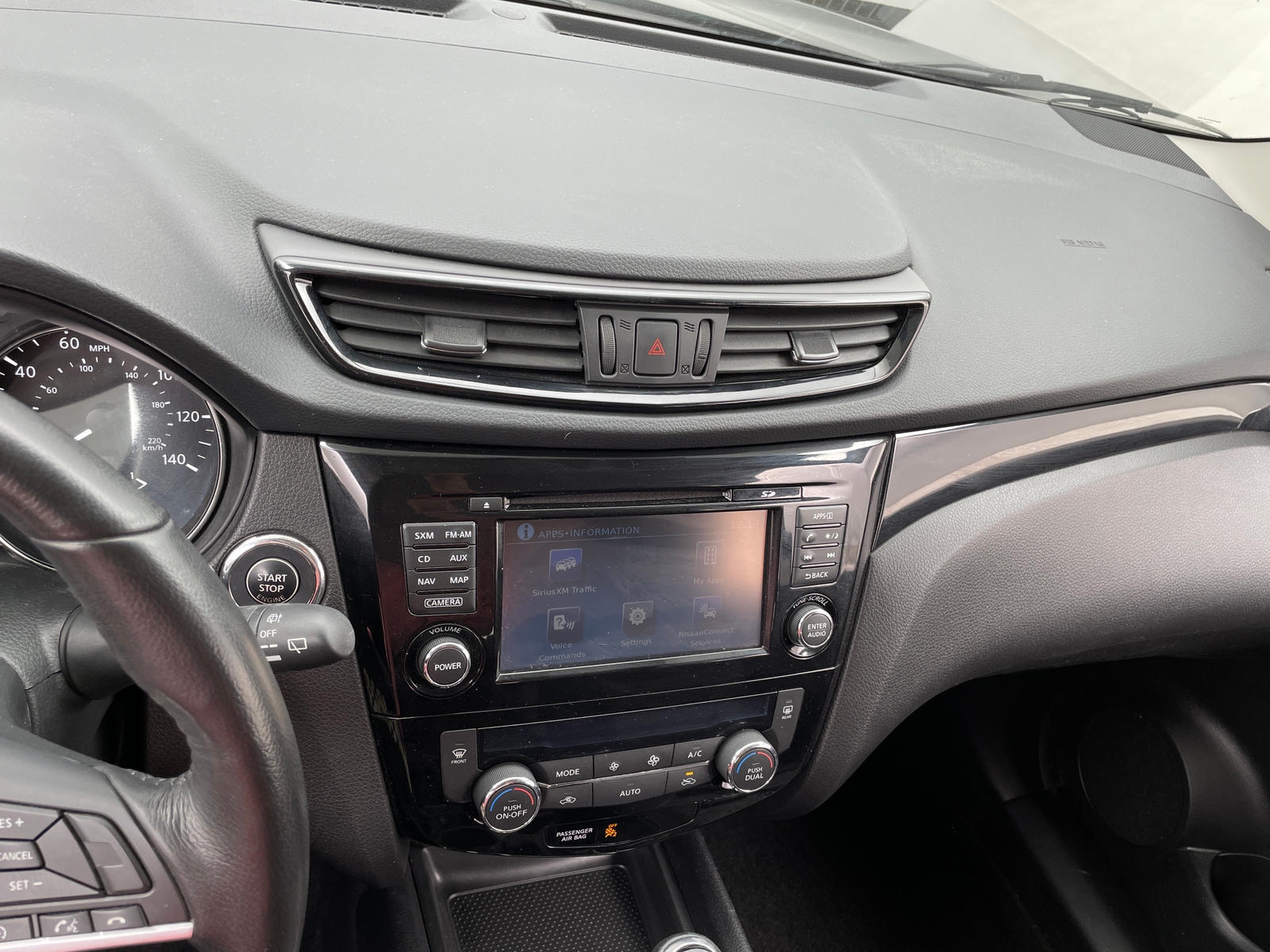 Thumbnail: 2018 Nissan Rogue Sport - 4