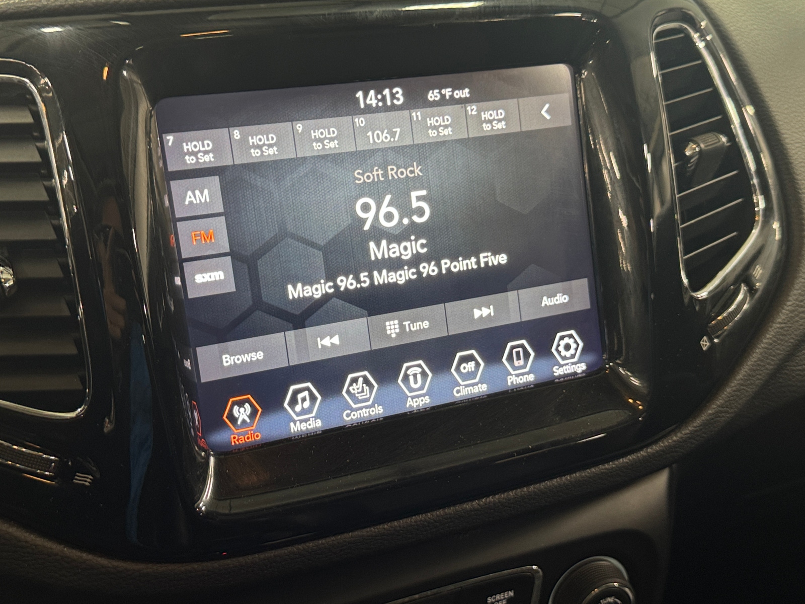 Thumbnail: 2019 Jeep Compass - 3