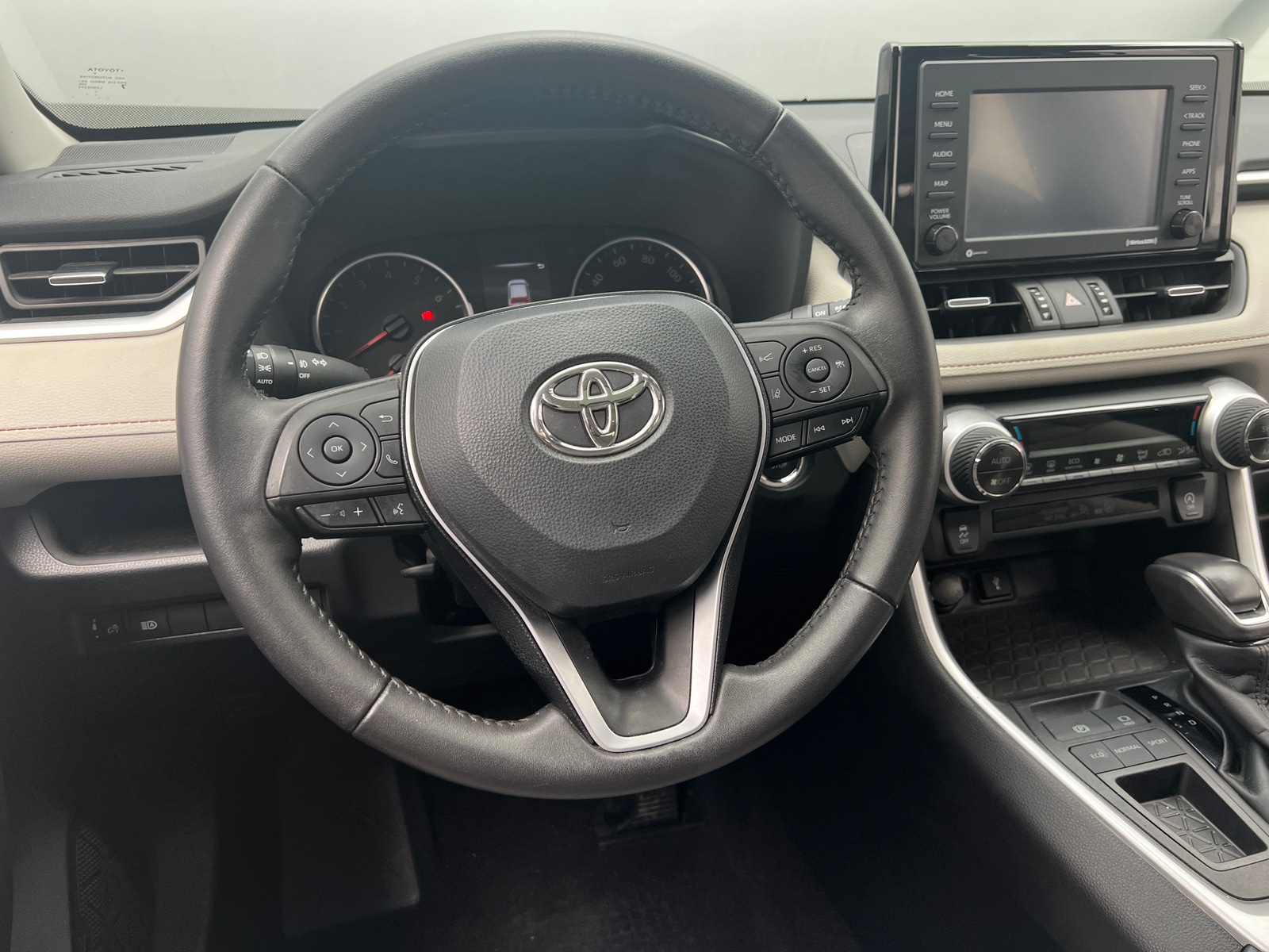 Thumbnail: 2022 Toyota RAV4 - 4