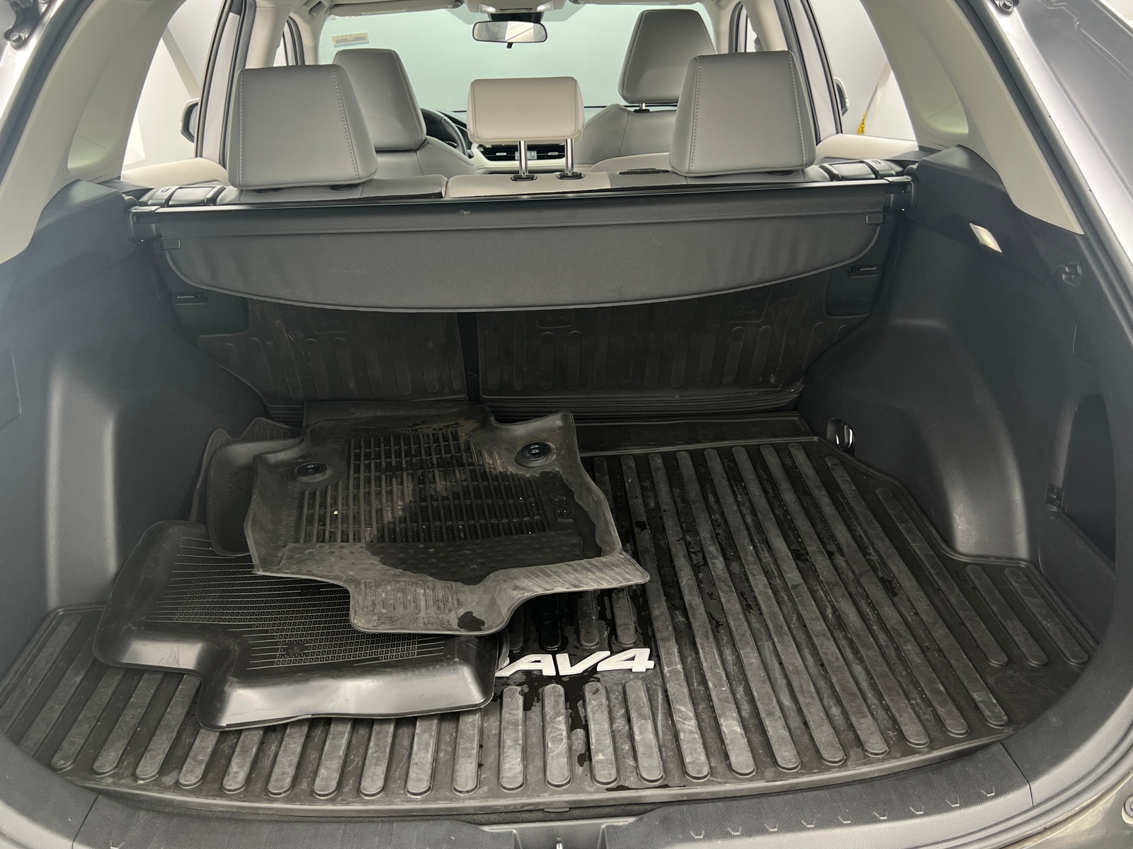 Thumbnail: 2022 Toyota RAV4 - 6