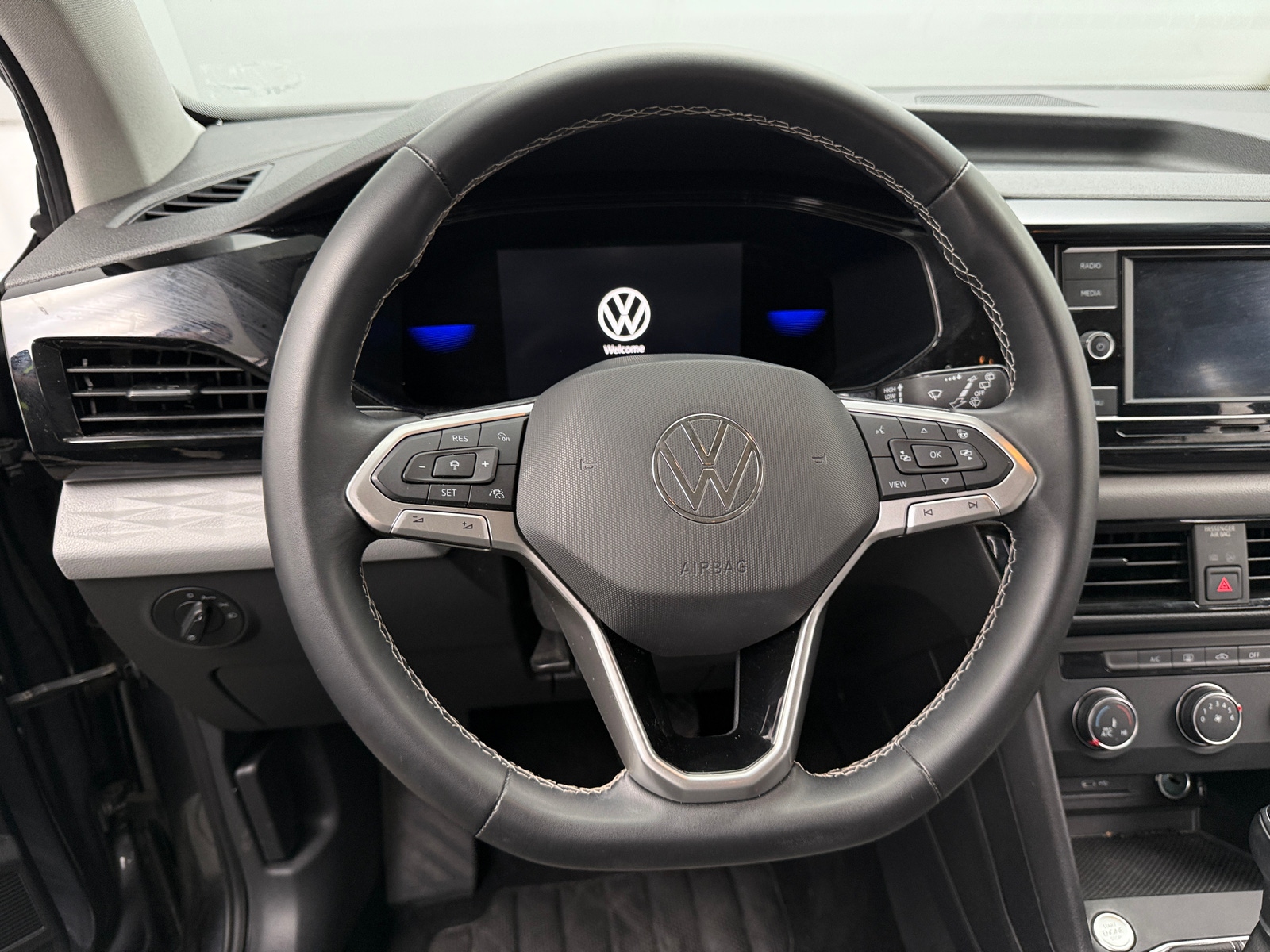 Thumbnail: 2022 Volkswagen Taos - 5